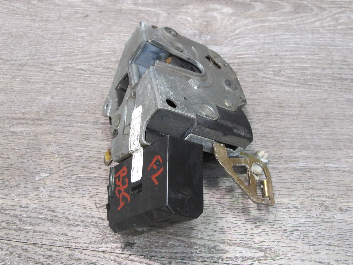 96-02 BMW E36/7 Z3 Left Driver Door Lock Latch Actuator 8397731 OEM