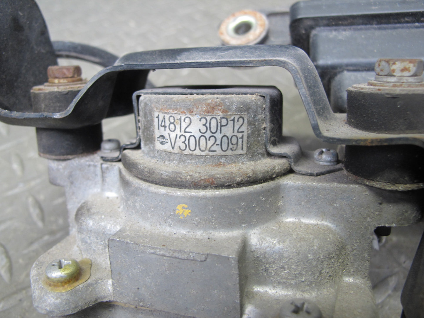91-92 Nissan Z32 300ZX NON Turbo Left Air Injection Idle Valve w Reservoir OEM
