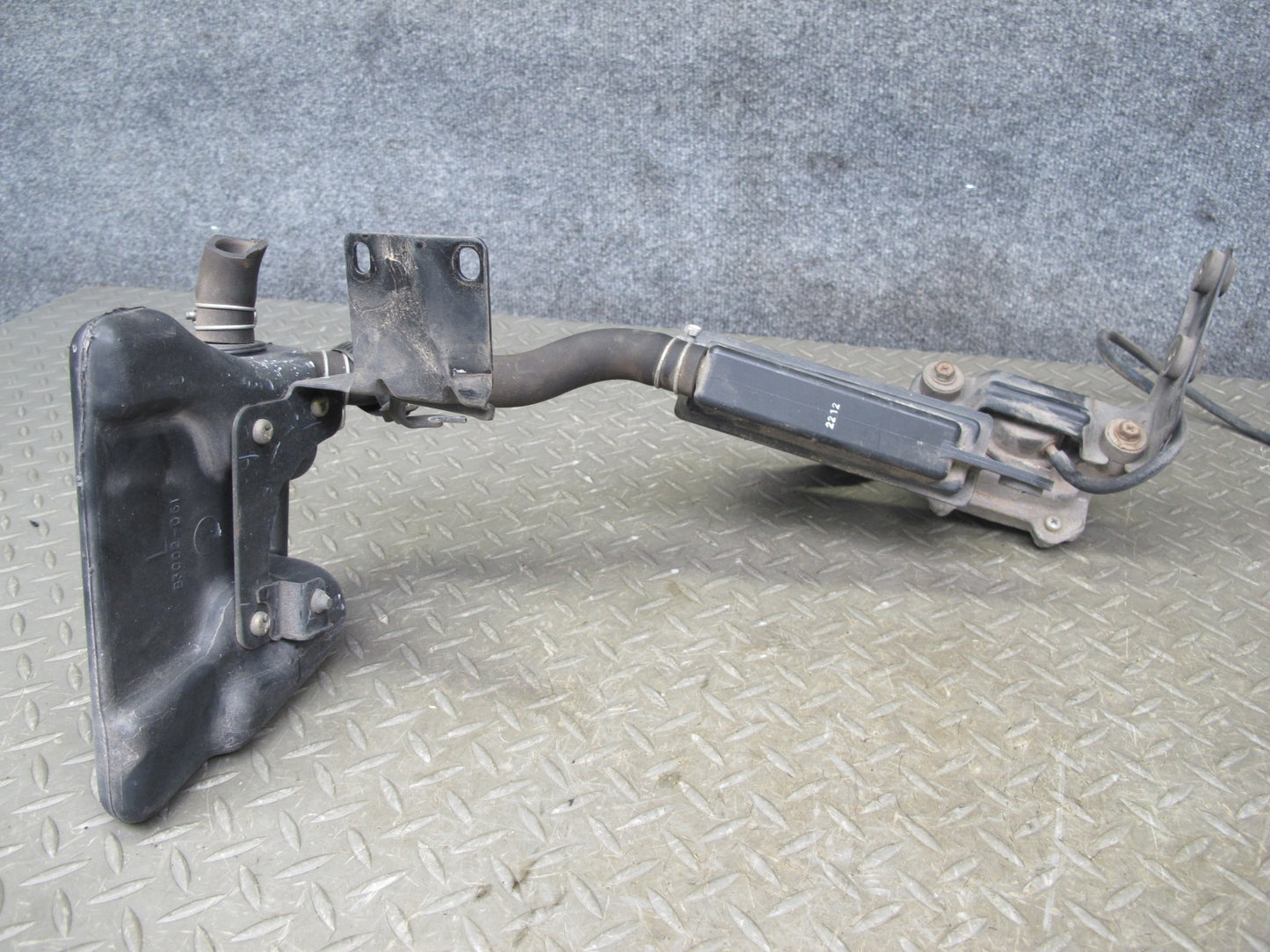 91-92 Nissan Z32 300ZX NON Turbo Left Air Injection Idle Valve w Reservoir OEM