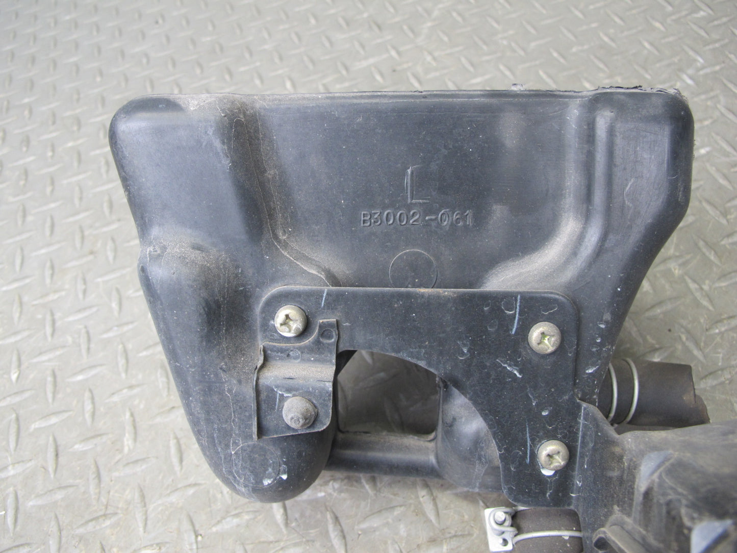 91-92 Nissan Z32 300ZX NON Turbo Left Air Injection Idle Valve w Reservoir OEM