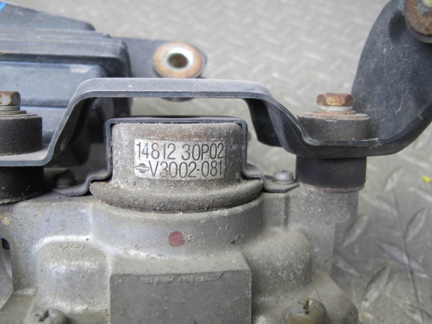 91-92 Nissan Z32 300ZX NON Turbo Right Air Injection Idle Valve w Reservoir OEM