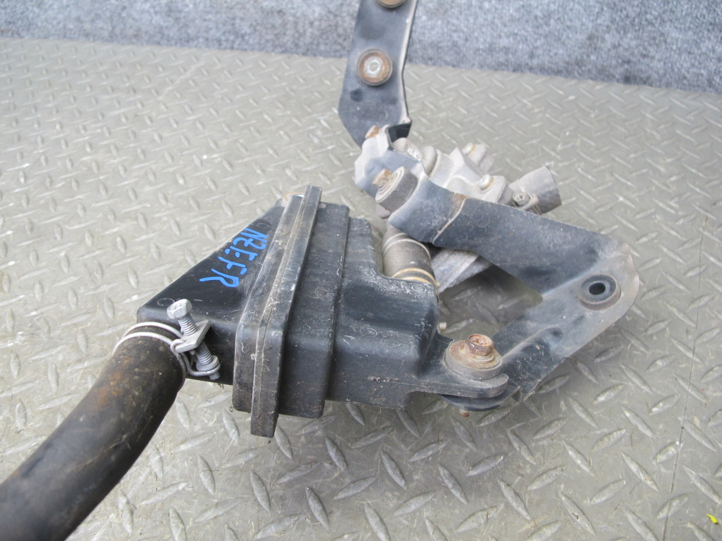 91-92 Nissan Z32 300ZX NON Turbo Right Air Injection Idle Valve w Reservoir OEM