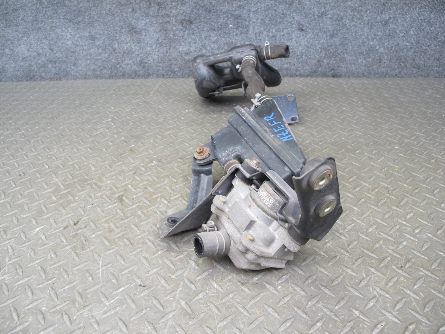 91-92 Nissan Z32 300ZX NON Turbo Right Air Injection Idle Valve w Reservoir OEM