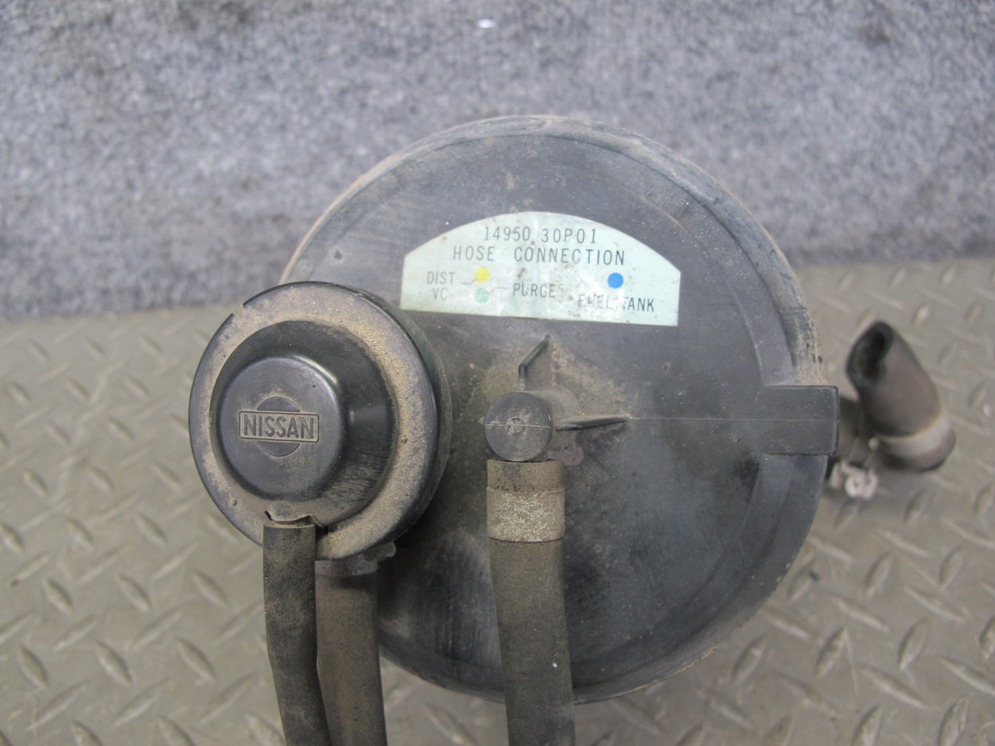 90-95 Nissan Z32 300ZX NA Fuel Evap Vapor Charcoal Canister 14950-30P01 OEM