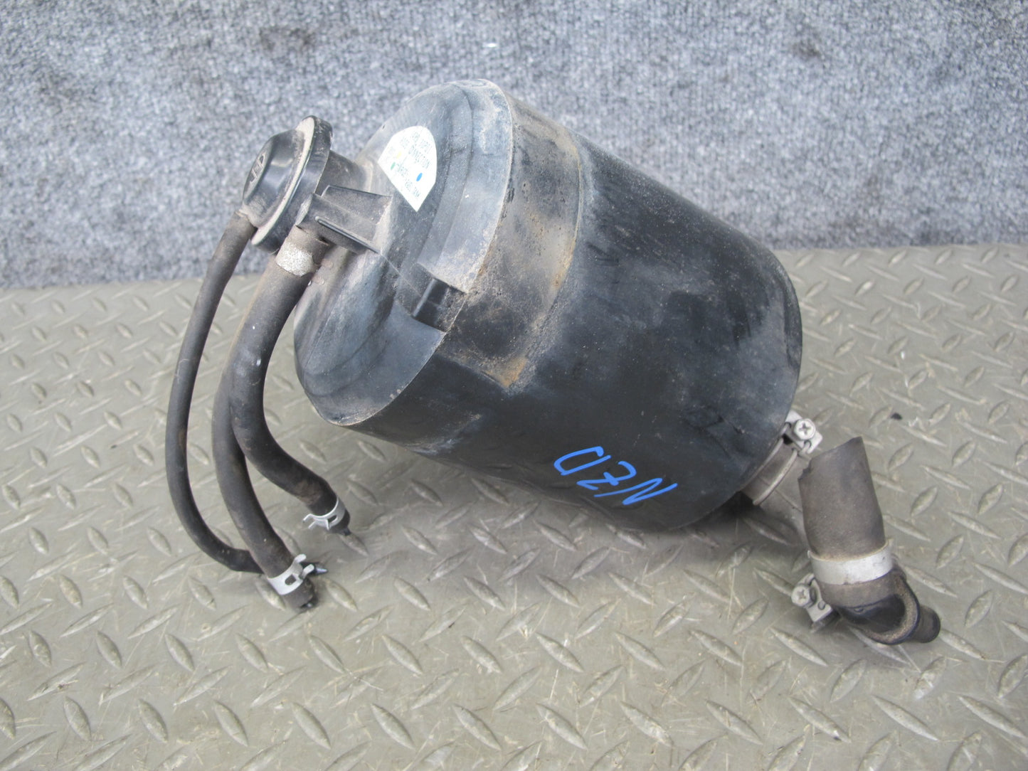 90-95 Nissan Z32 300ZX NA Fuel Evap Vapor Charcoal Canister 14950-30P01 OEM
