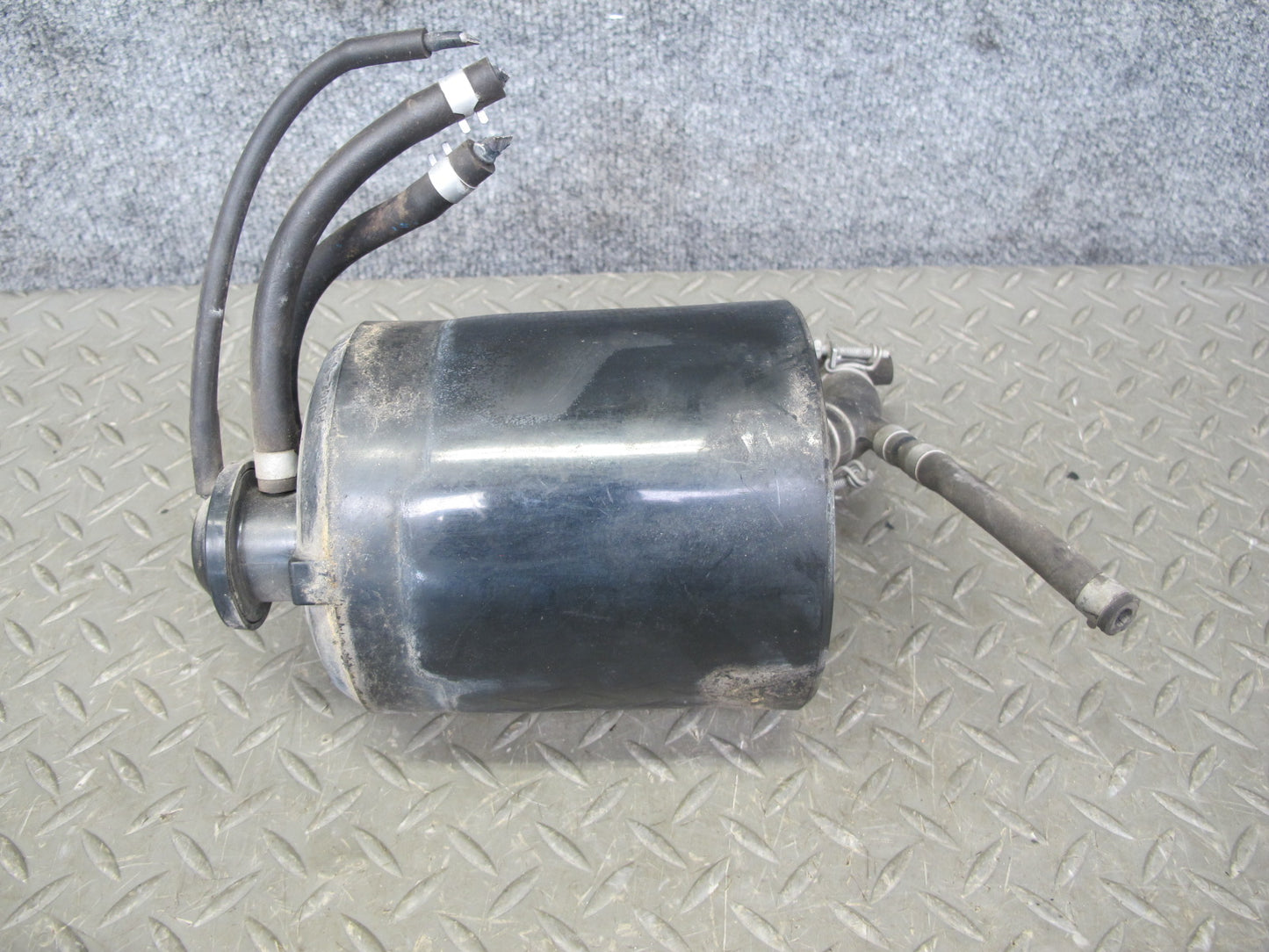 90-95 Nissan Z32 300ZX NA Fuel Evap Vapor Charcoal Canister 14950-30P01 OEM
