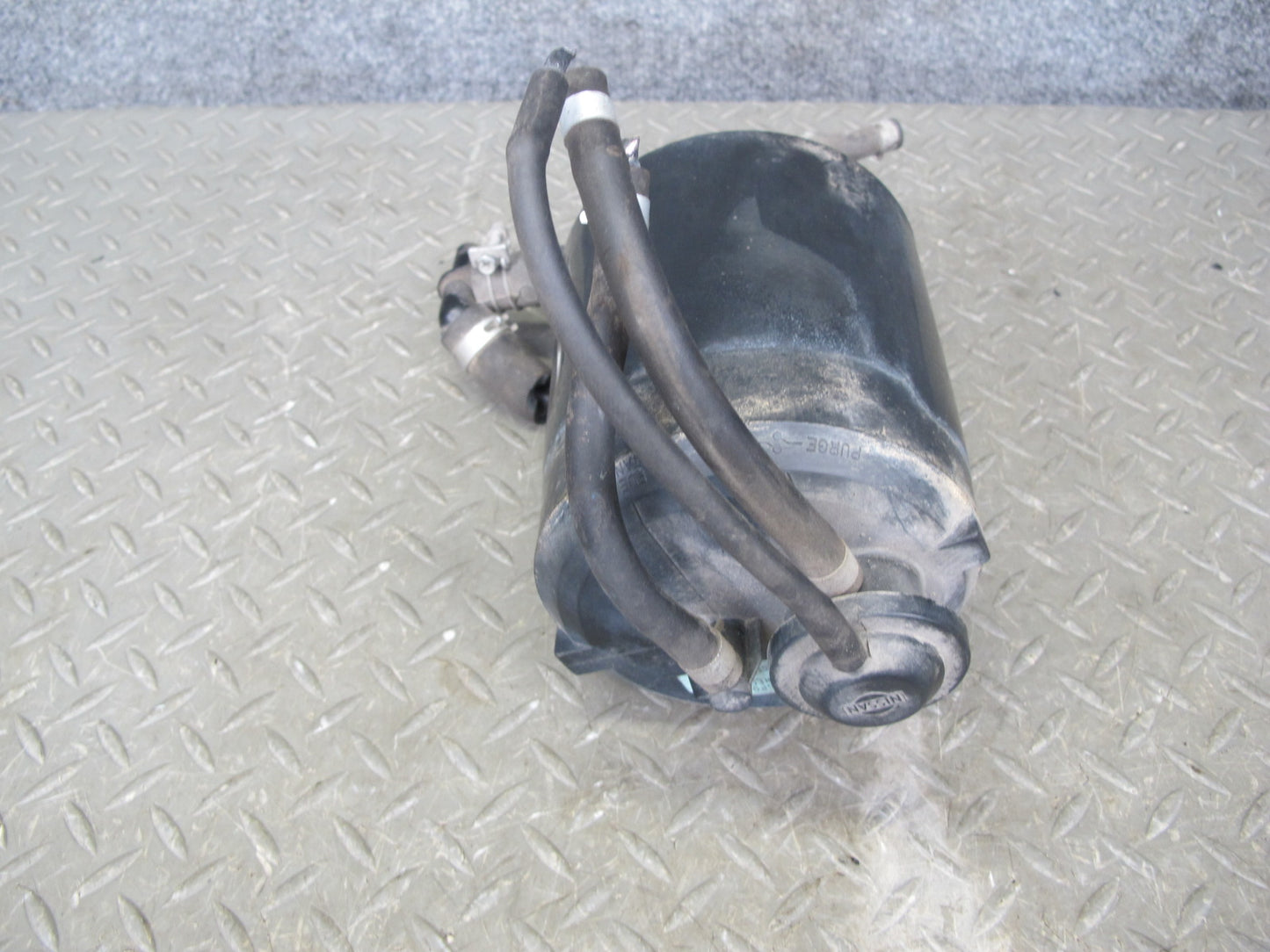 90-95 Nissan Z32 300ZX NA Fuel Evap Vapor Charcoal Canister 14950-30P01 OEM