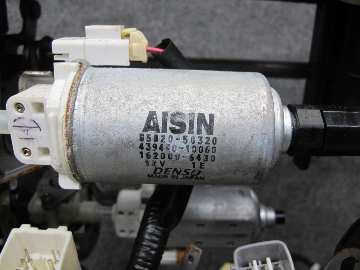 01-06 Lexus UCF30L LS430 Front Right Side Seat Track Rail Frame W/ Motor OEM