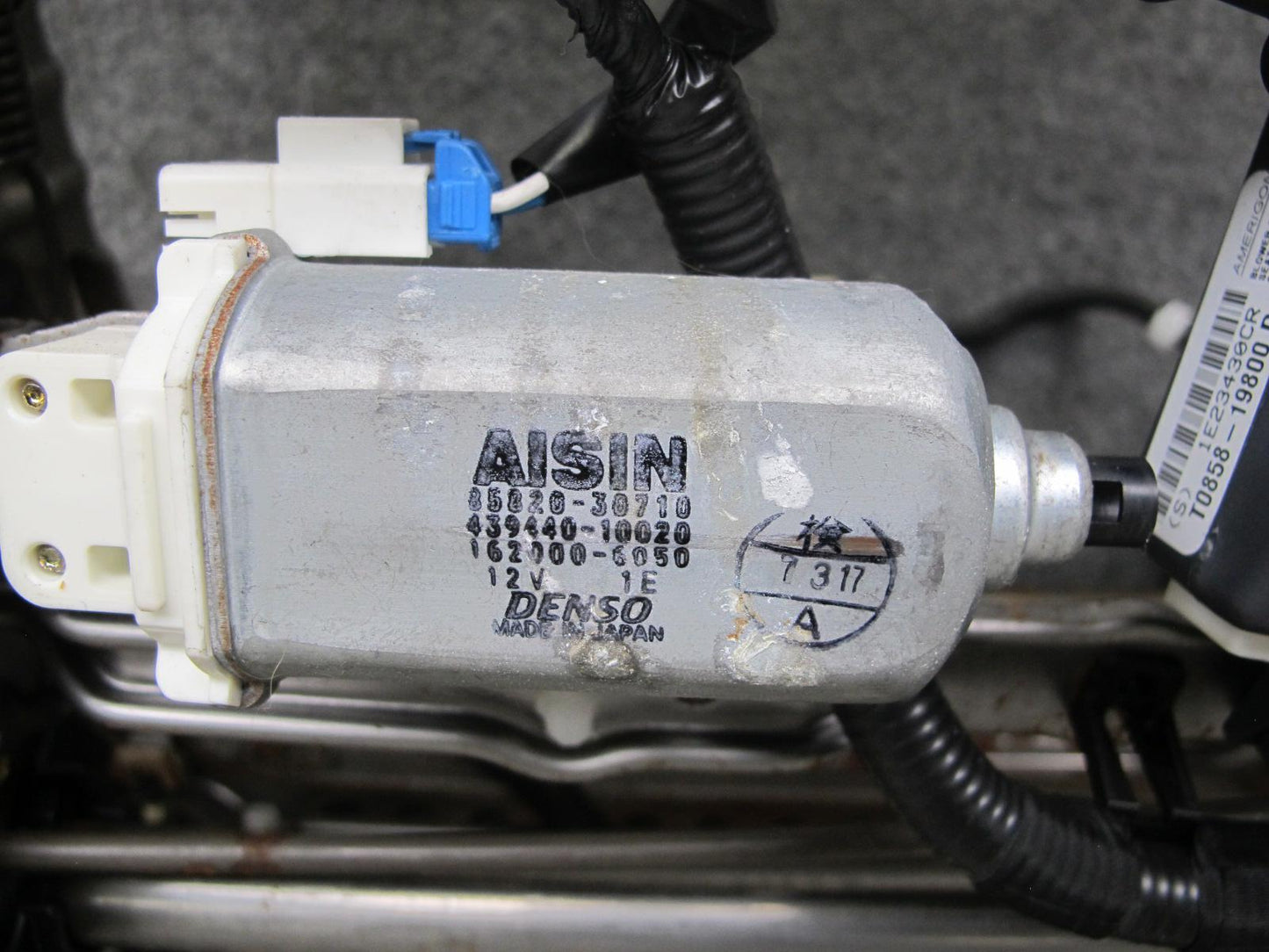 01-06 Lexus UCF30L LS430 Front Right Side Seat Track Rail Frame W/ Motor OEM