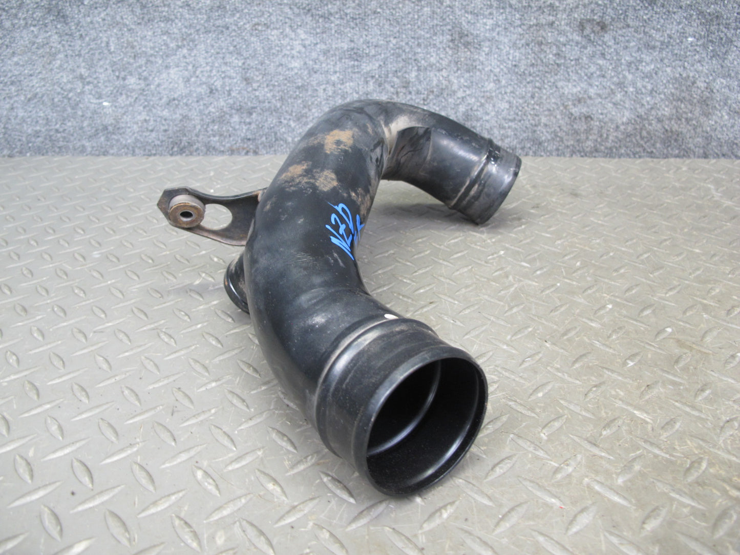 90-96 Nissan Z32 300ZX NA M/T Front Left & Right Air Intake Duct Hose Pipe OEM