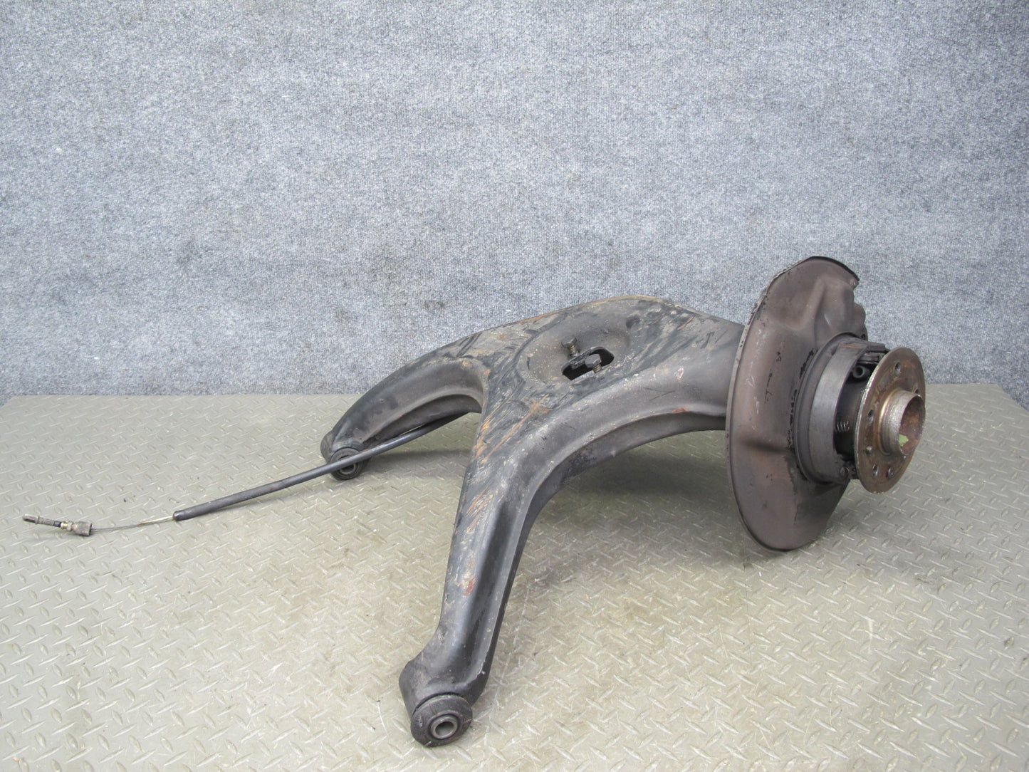 86-91 Mercedes C126 Rear Right Spindle Knuckle Wheel Hub Bearing OEM
