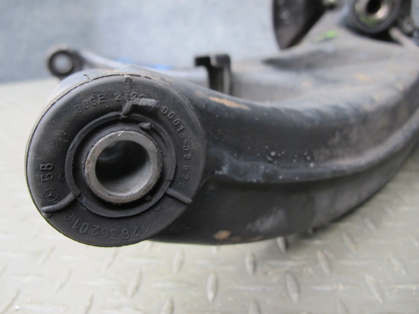 86-91 Mercedes C126 Rear Right Spindle Knuckle Wheel Hub Bearing OEM