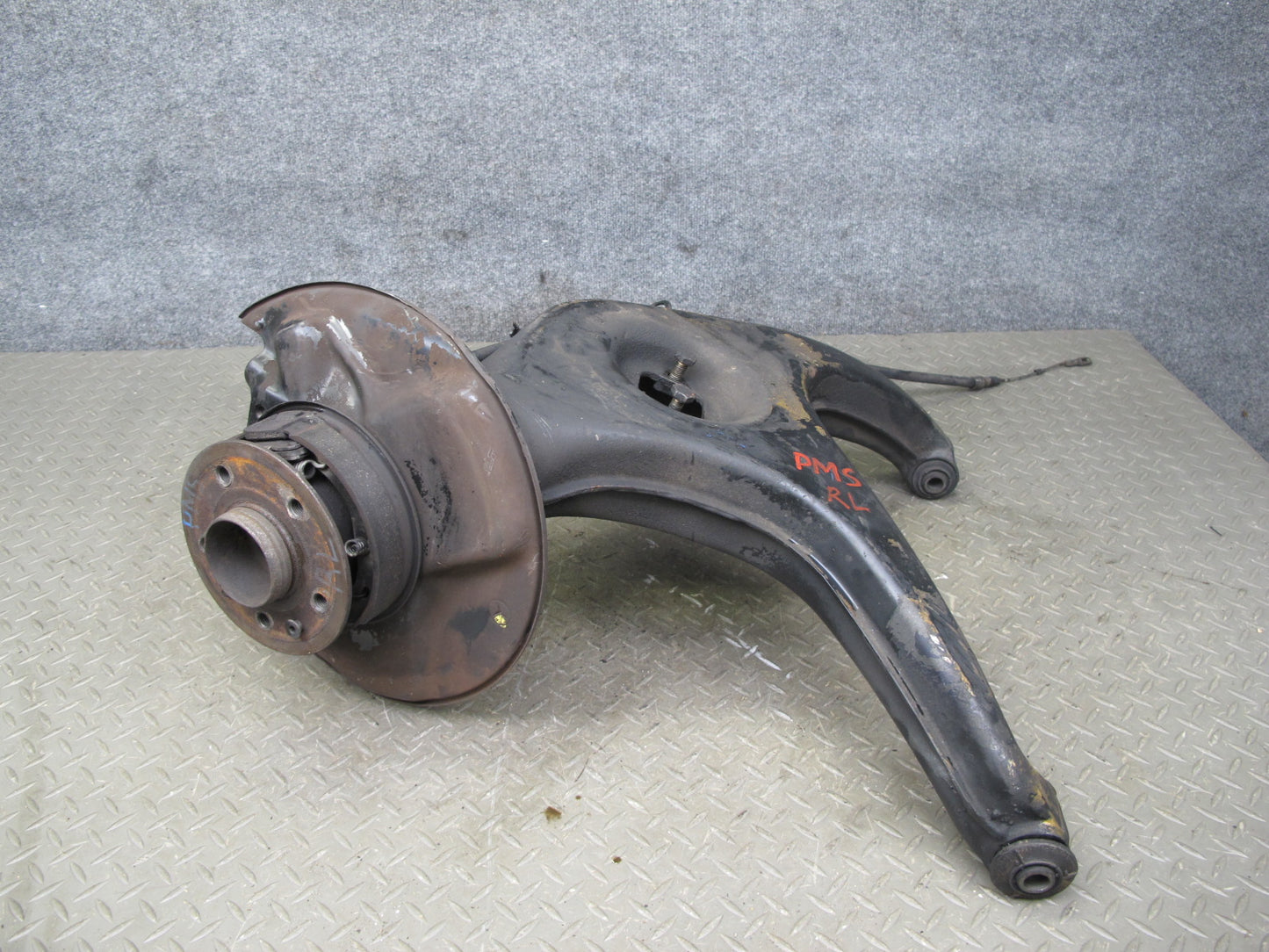 86-91 Mercedes C126 Rear Left Spindle Knuckle Wheel Hub Bearing OEM