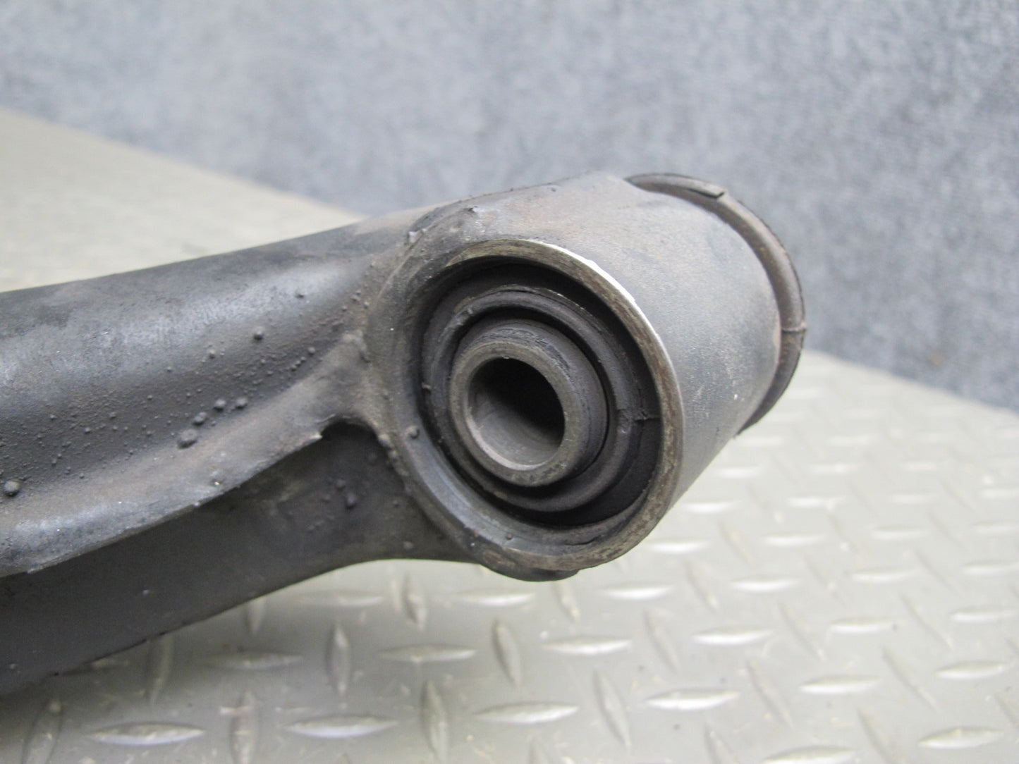 86-91 Mercedes C126 Rear Left Spindle Knuckle Wheel Hub Bearing OEM