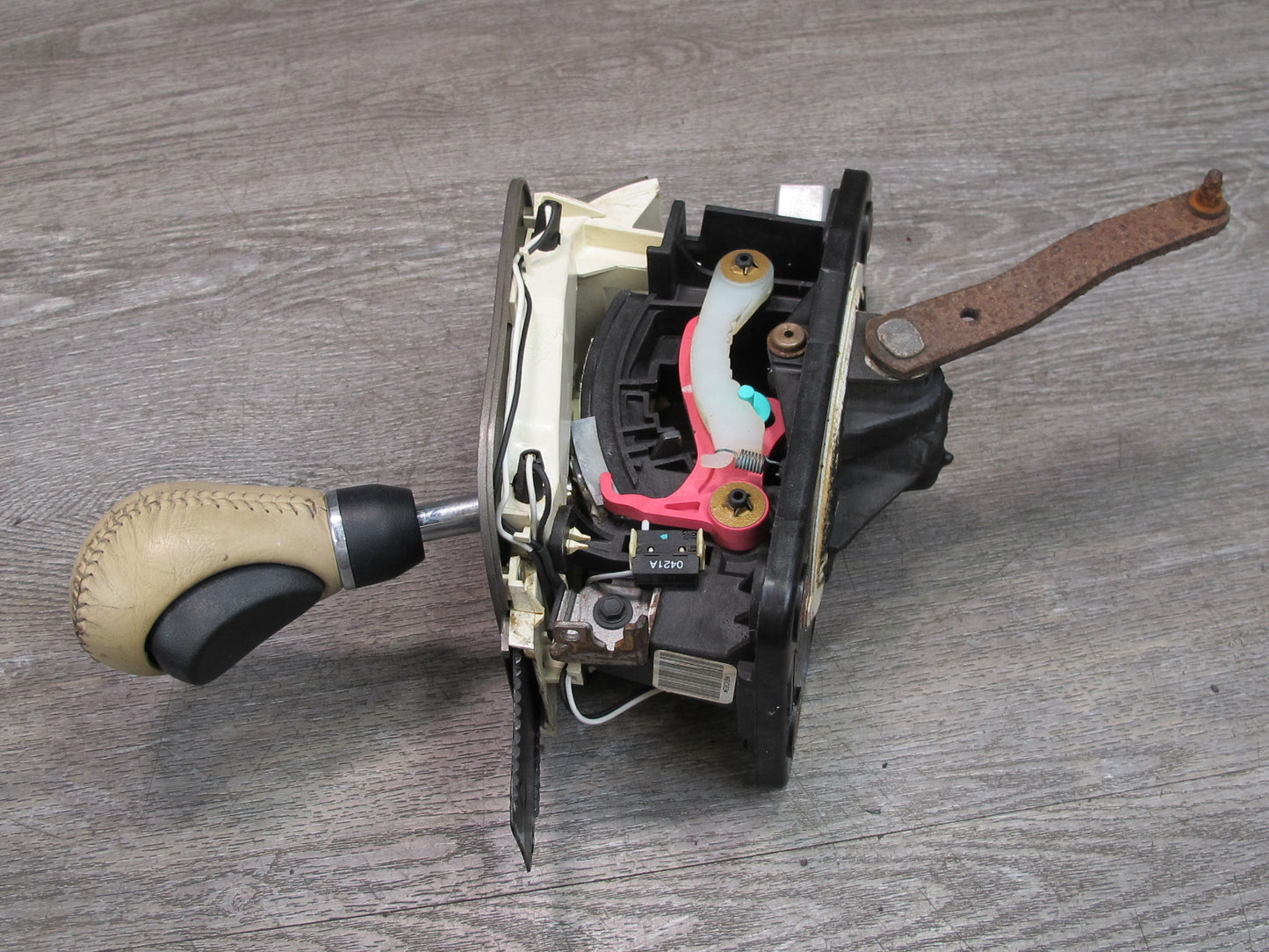 02-05 Ford Thunderbird A/T Automatic Transmission Shifter OEM
