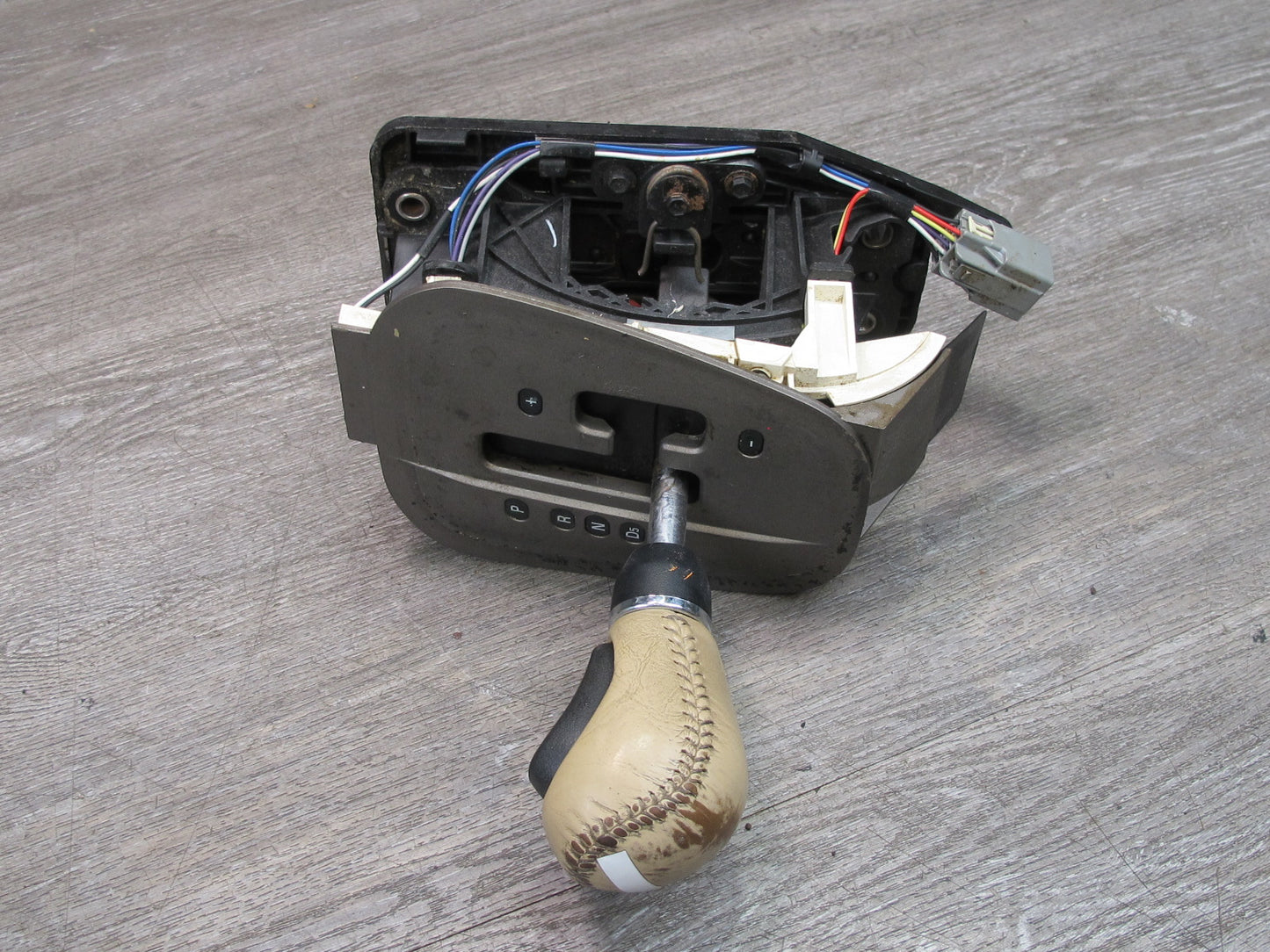 02-05 Ford Thunderbird A/T Automatic Transmission Shifter OEM