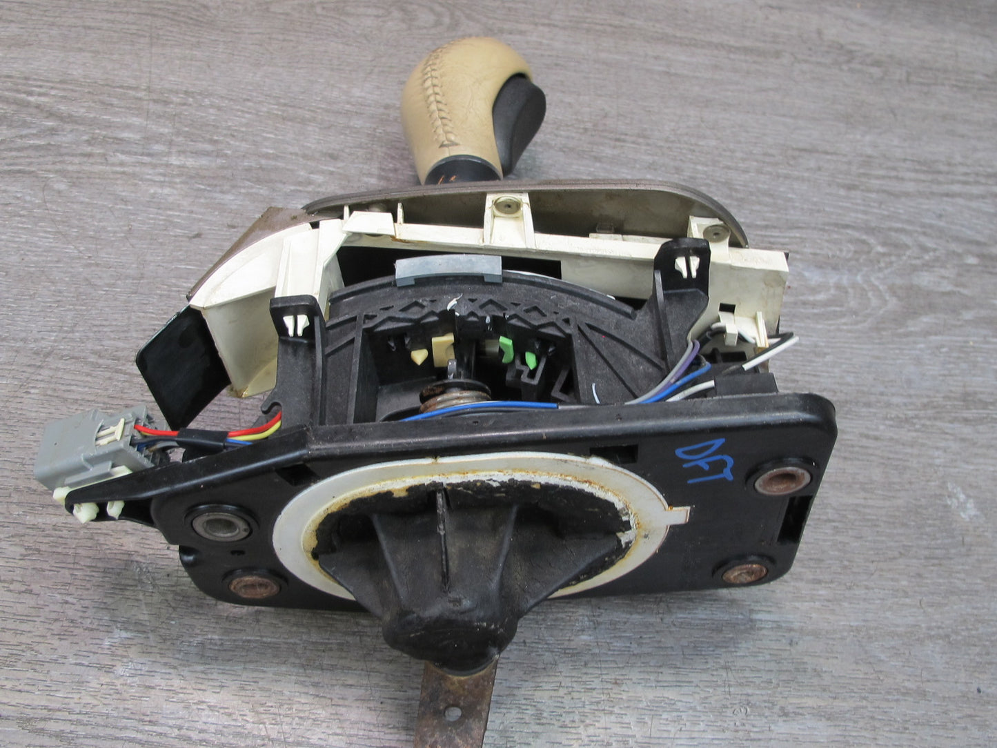02-05 Ford Thunderbird A/T Automatic Transmission Shifter OEM