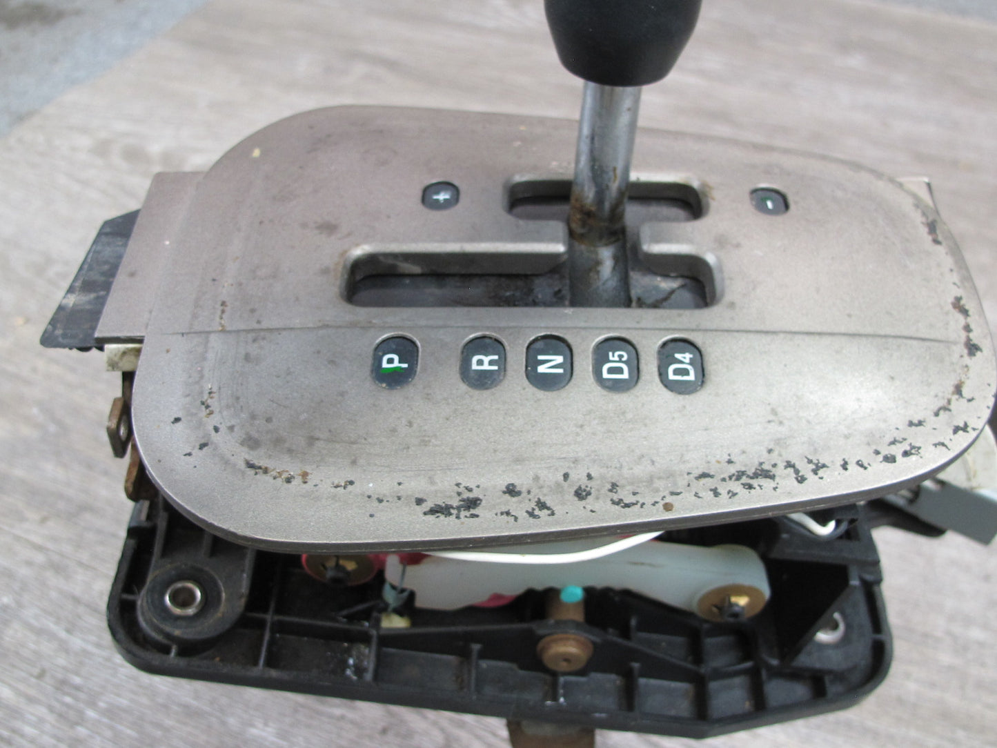 02-05 Ford Thunderbird A/T Automatic Transmission Shifter OEM