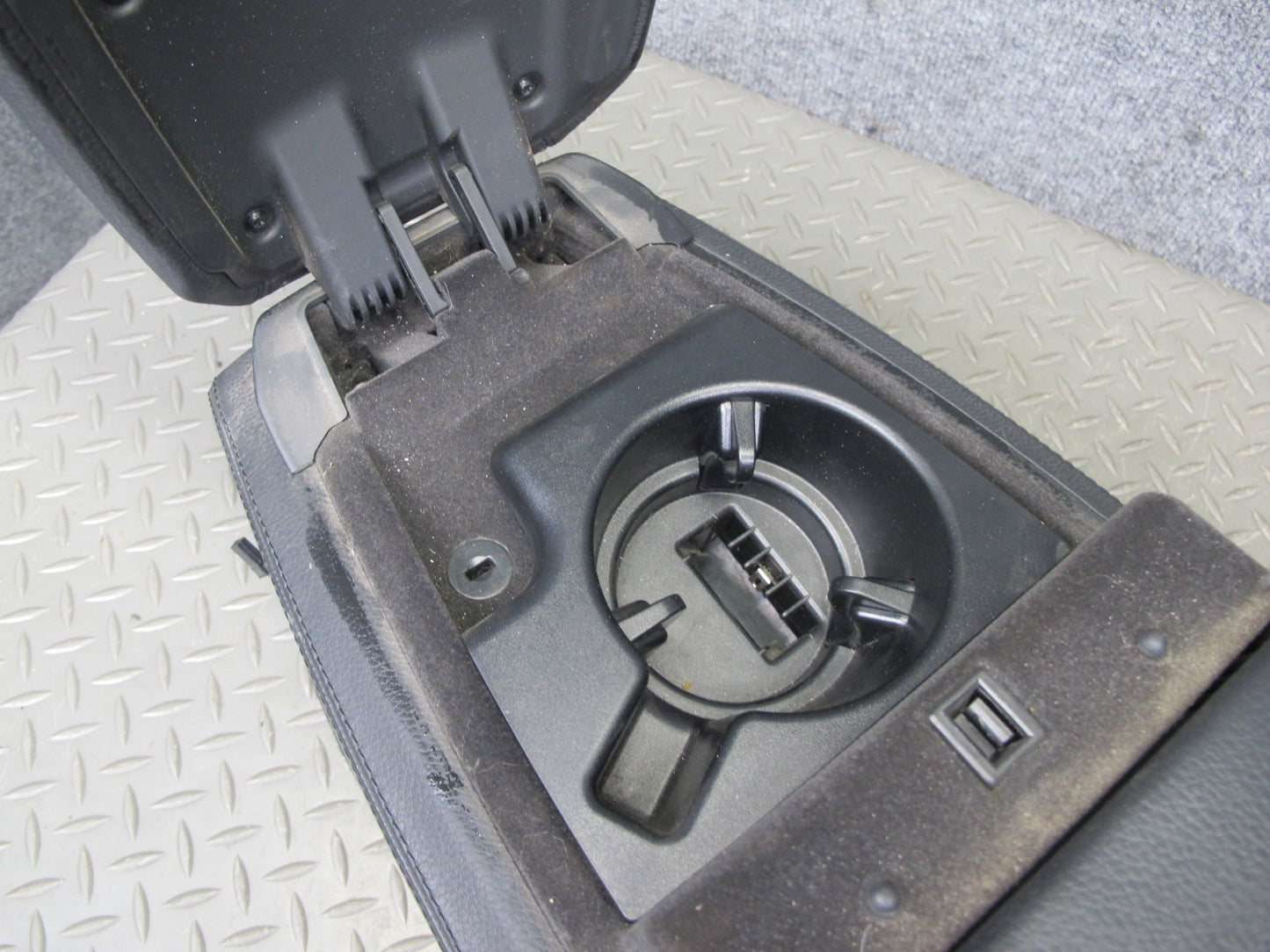 2006-2007 BMW E63 E64 M6 Center Console Trim Cover Panel w Armrest