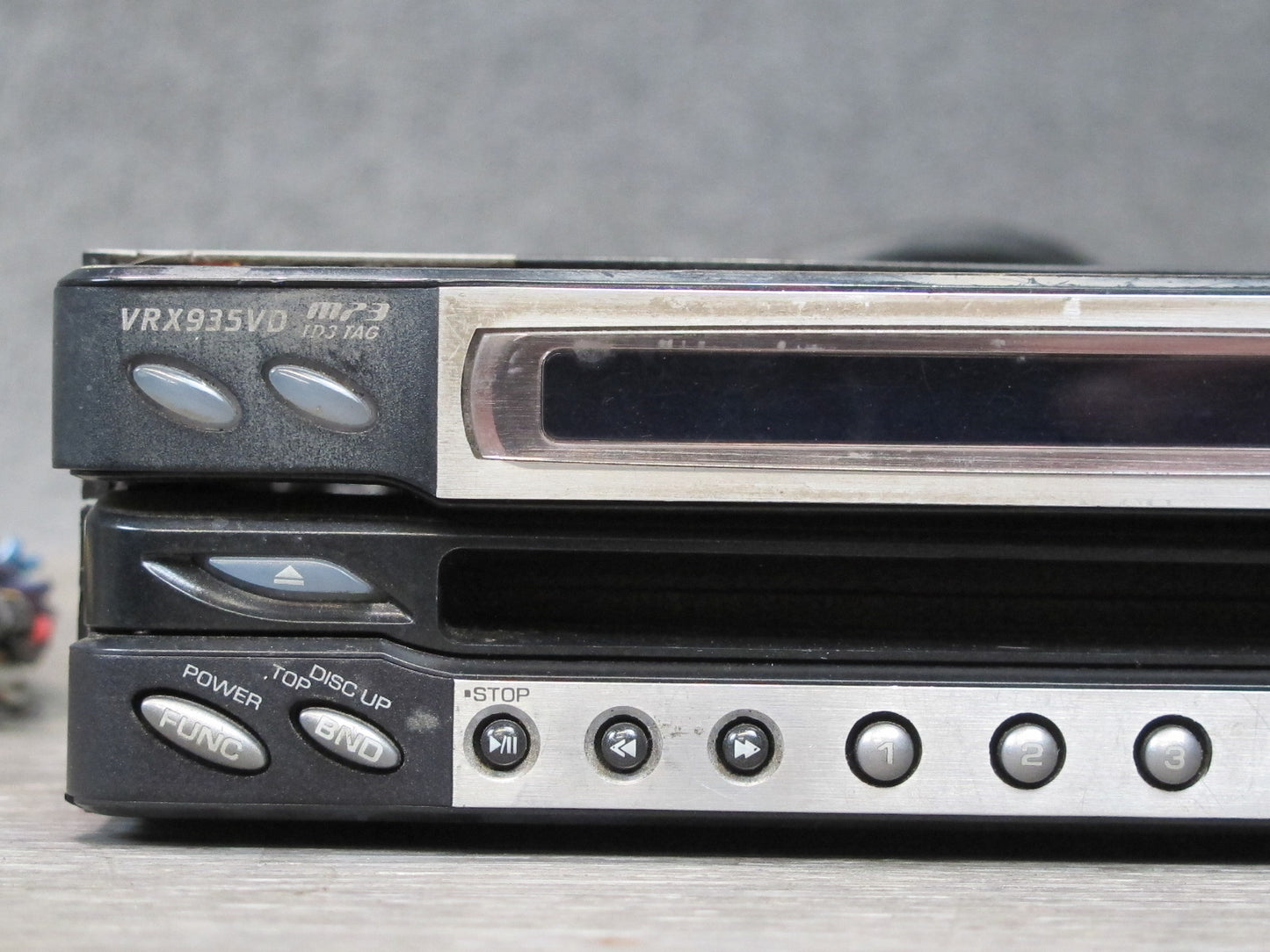 Clarion VRX935VD DVD CD MP3 Player Receiver 7" LCD Monitor w Crossover & Remote