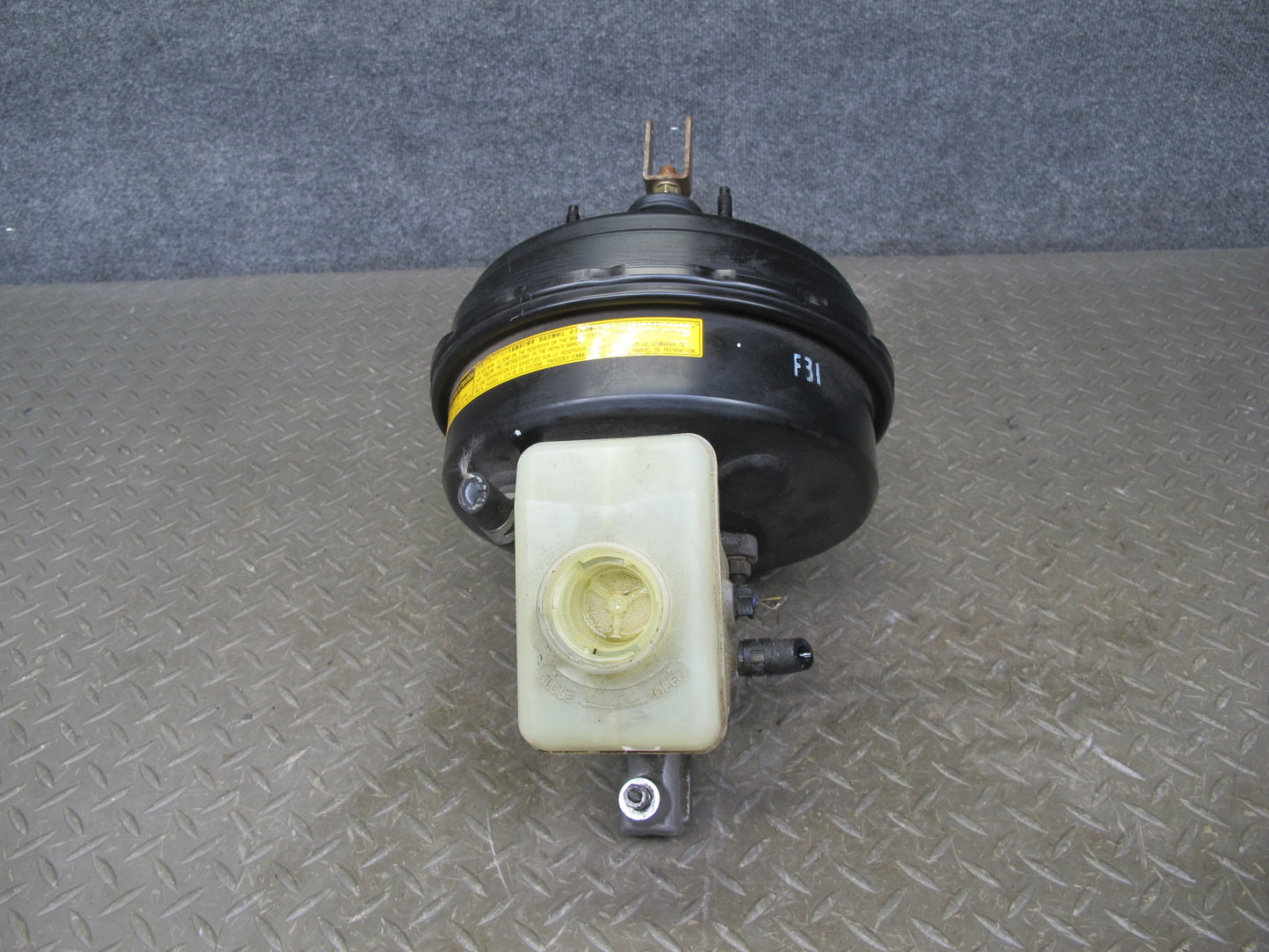 01-03 Lexus UCF30L LS430 Brake Master Cylinder Booster Fluid Reservoir OEM