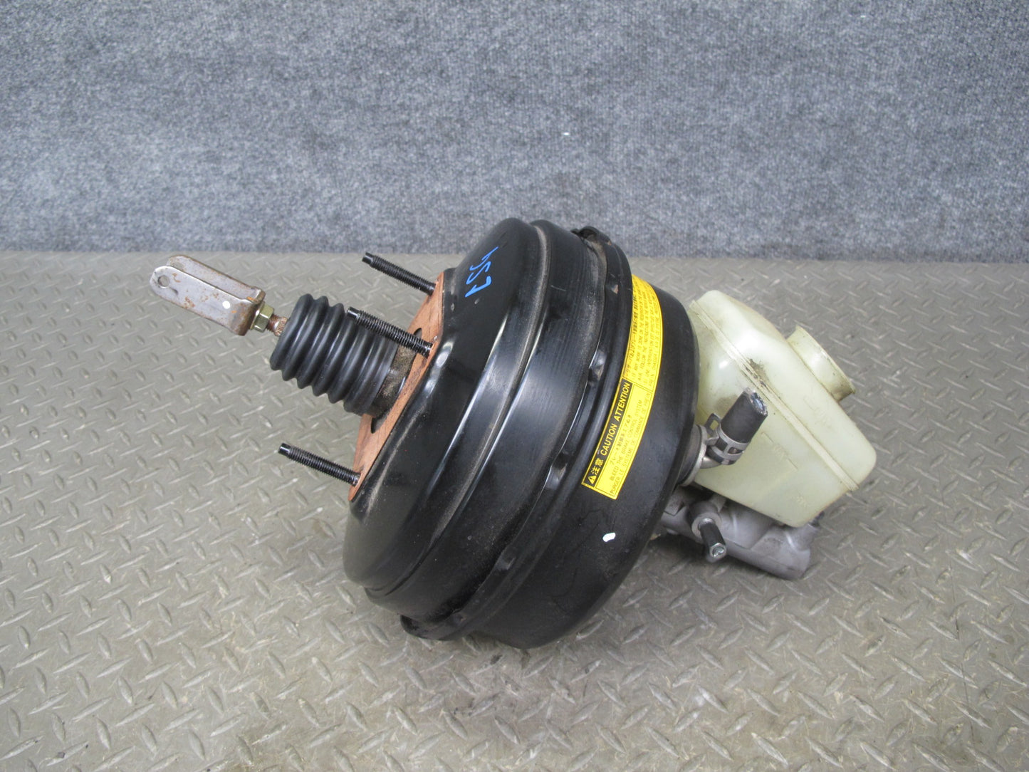 01-03 Lexus UCF30L LS430 Brake Master Cylinder Booster Fluid Reservoir OEM