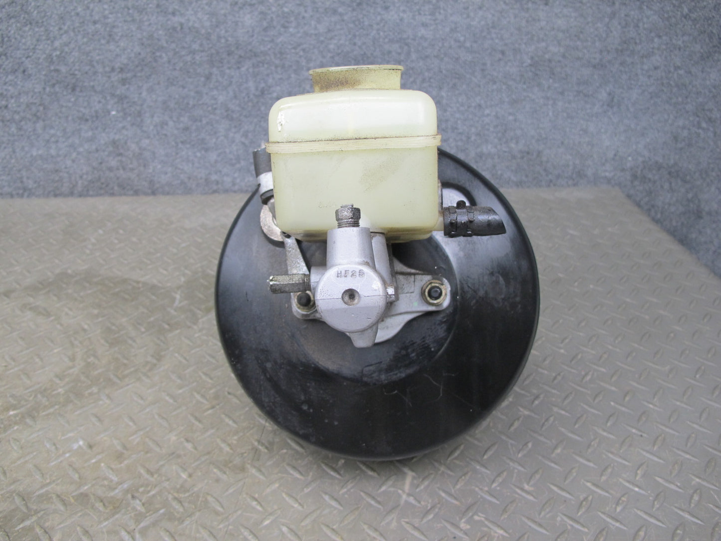 01-03 Lexus UCF30L LS430 Brake Master Cylinder Booster Fluid Reservoir OEM