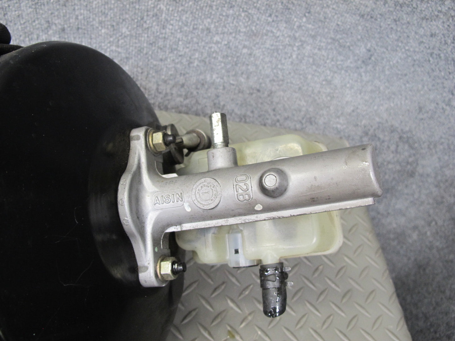 01-03 Lexus UCF30L LS430 Brake Master Cylinder Booster Fluid Reservoir OEM