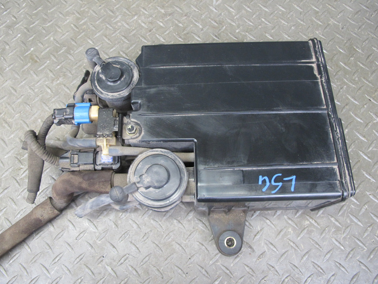 01-06 Lexus UCF30L LS430 Fuel Evap Vapor Charcoal Canister 77740-50091 OEM
