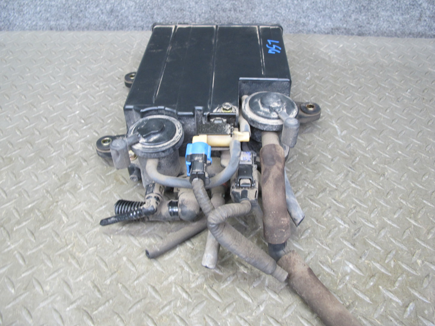01-06 Lexus UCF30L LS430 Fuel Evap Vapor Charcoal Canister 77740-50091 OEM