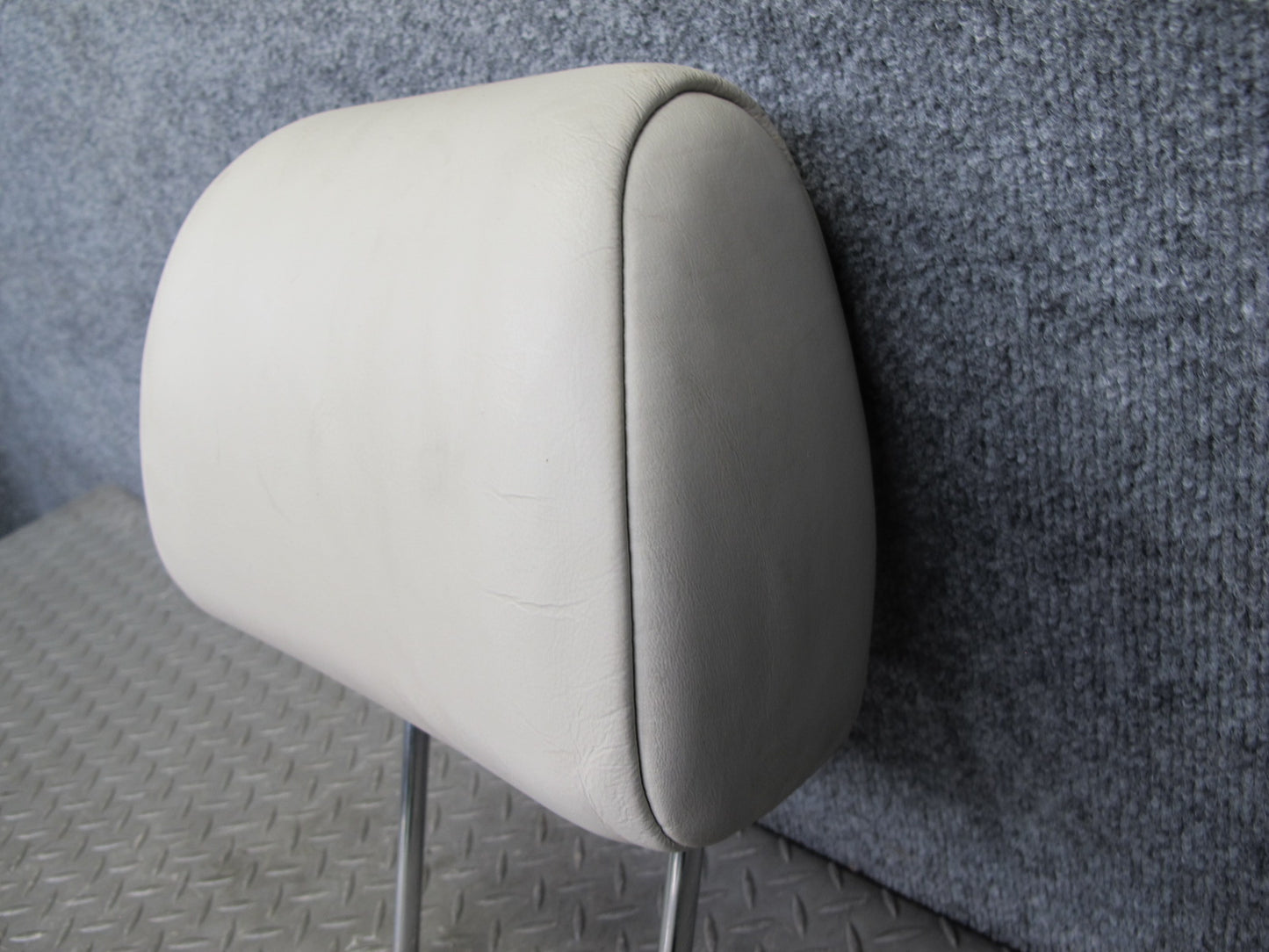 01-03 Lexus LS430 UCF30L Front Left & Right Seat Leather Ecru Headrest Set OEM
