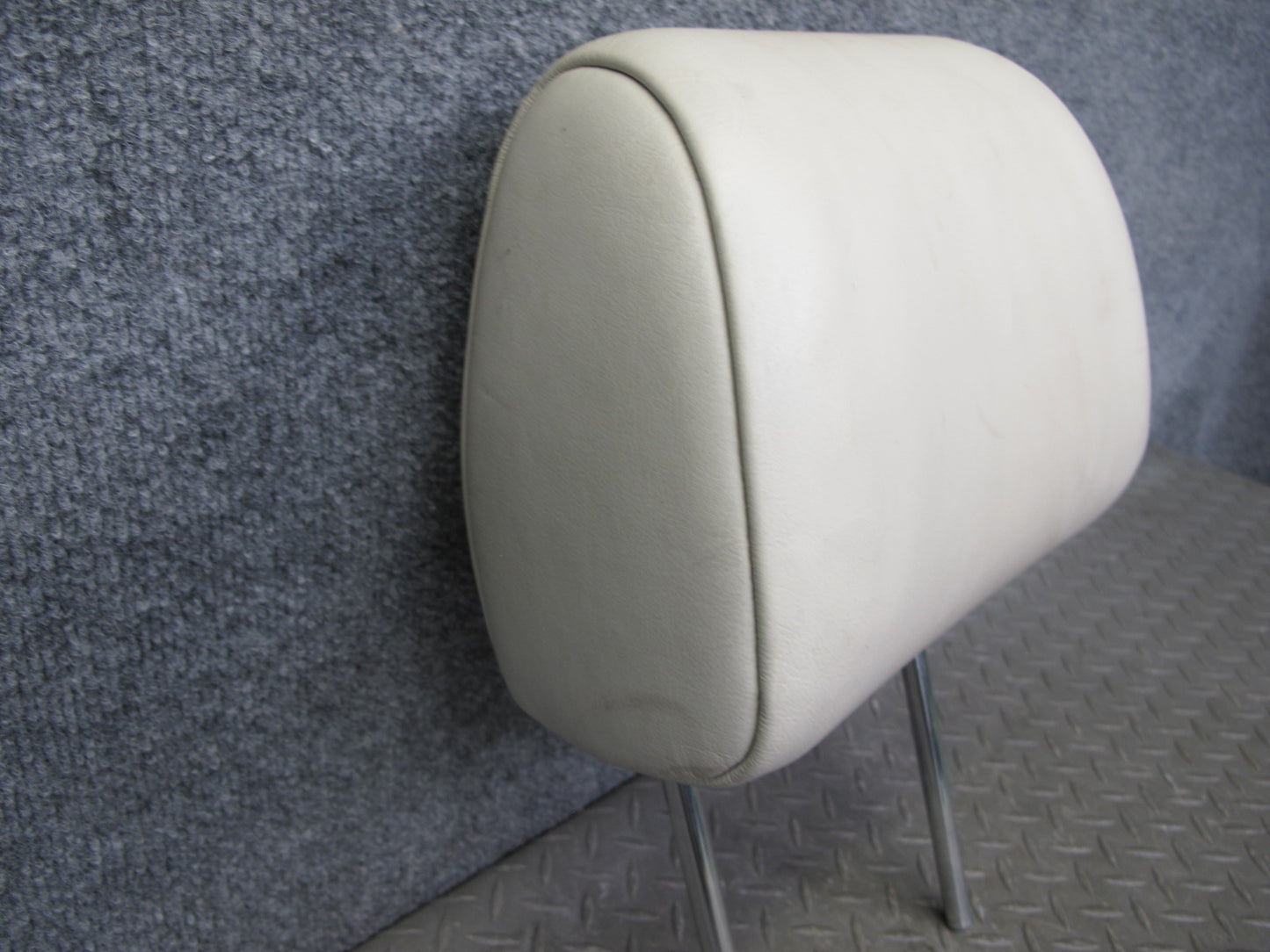 01-03 Lexus LS430 UCF30L Front Left & Right Seat Leather Ecru Headrest Set OEM
