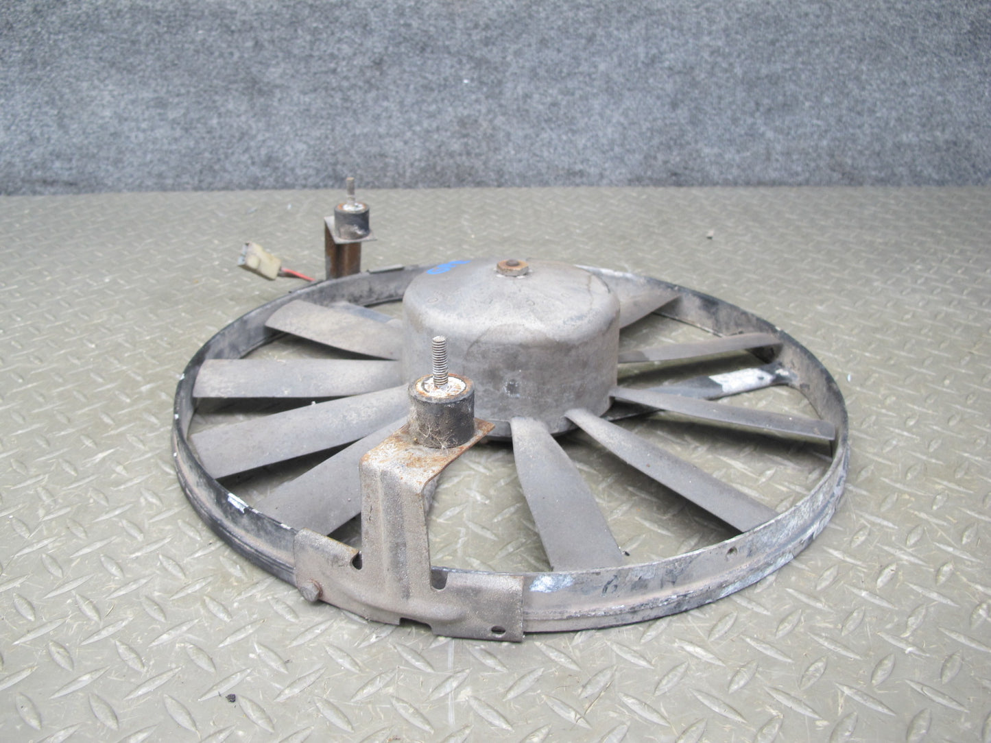 1983-1986 Porsche 928 S A/C Air Condition Condenser Cooling Fan Blade