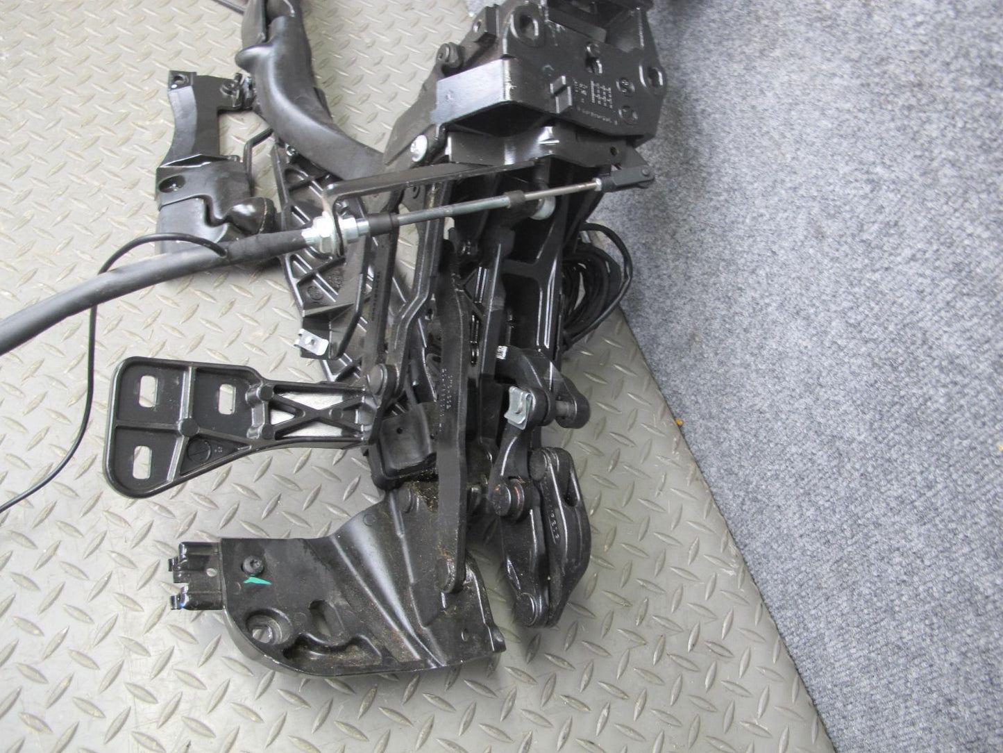 09-12 Mercedes R230 Sl-class Convertible Set of 2 Hard TOP Roof Hinge OEM
