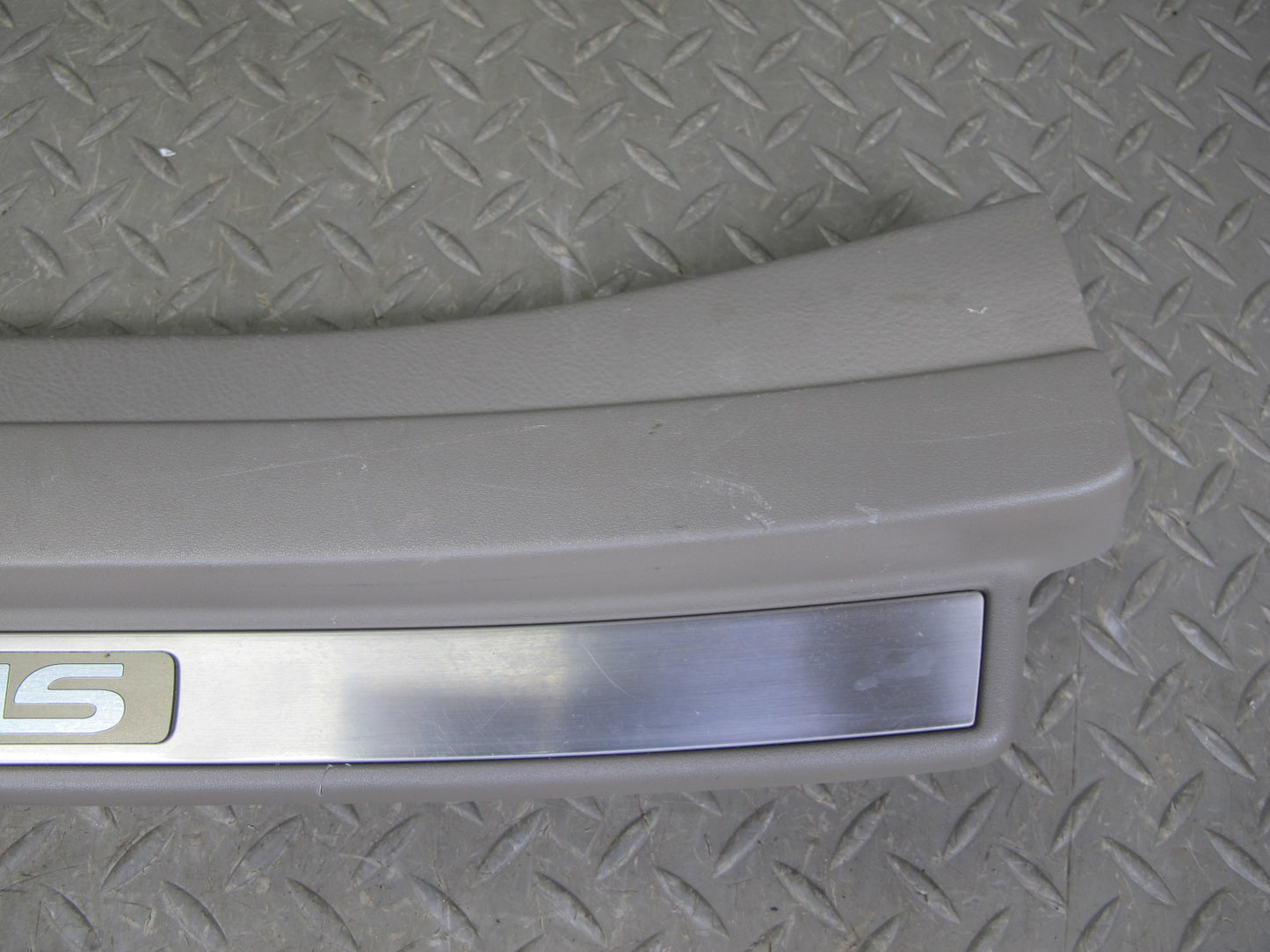 01-06 Lexus LS430 UCF30L Set of 2 Rear Door Scuff Sill Plate Trim Cover OEM