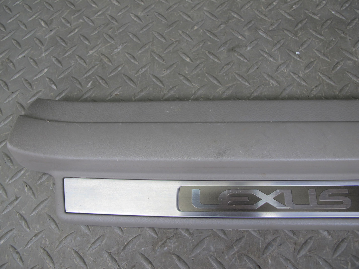 01-06 Lexus LS430 UCF30L Set of 2 Rear Door Scuff Sill Plate Trim Cover OEM
