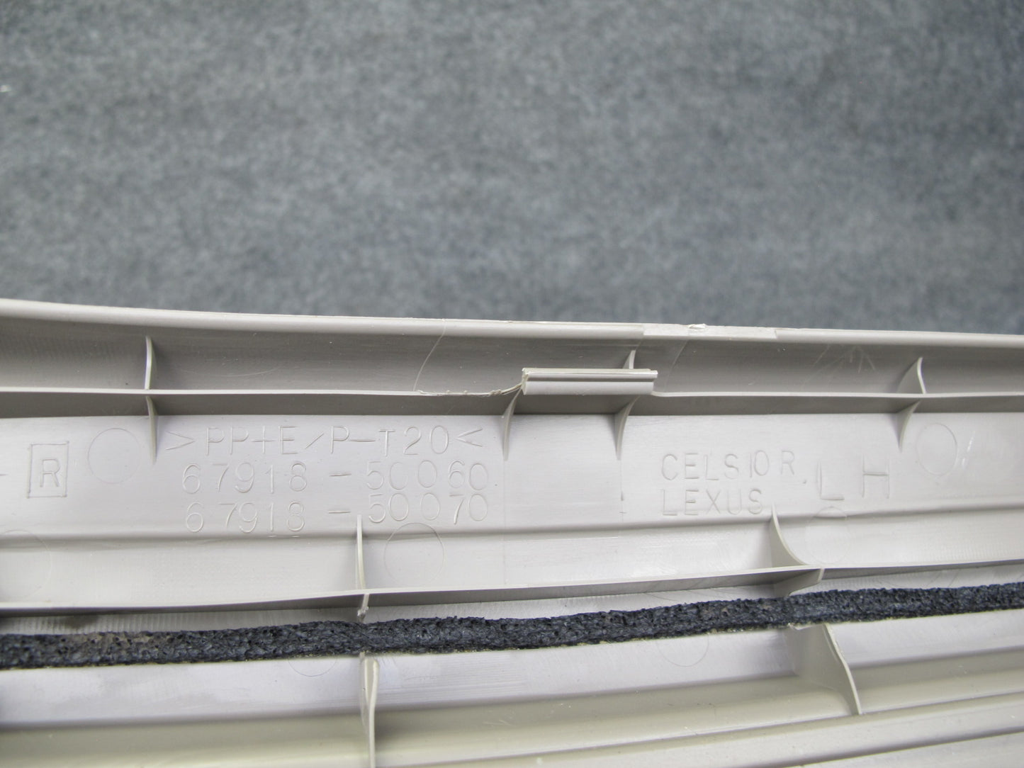 01-06 Lexus LS430 UCF30L Set of 2 Rear Door Scuff Sill Plate Trim Cover OEM