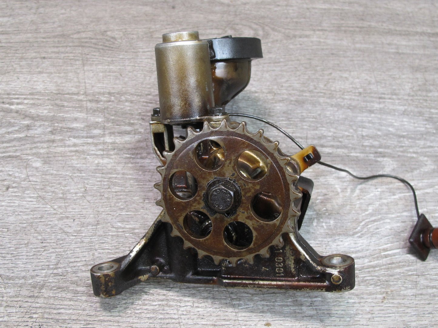 84-91 Mercedes W126 C126 Engine Oil Pump Motor Assembly 1171860401 OEM