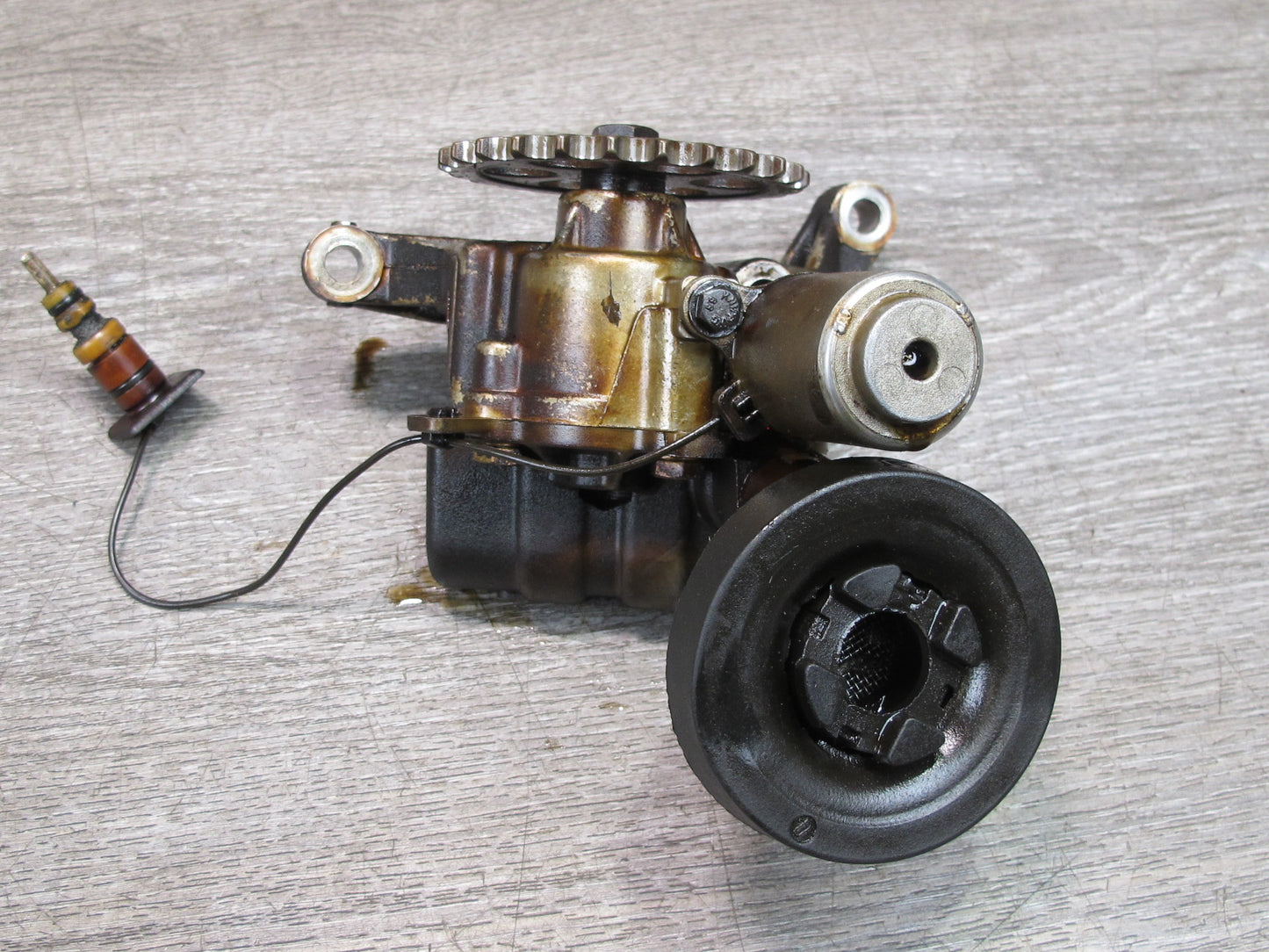 84-91 Mercedes W126 C126 Engine Oil Pump Motor Assembly 1171860401 OEM