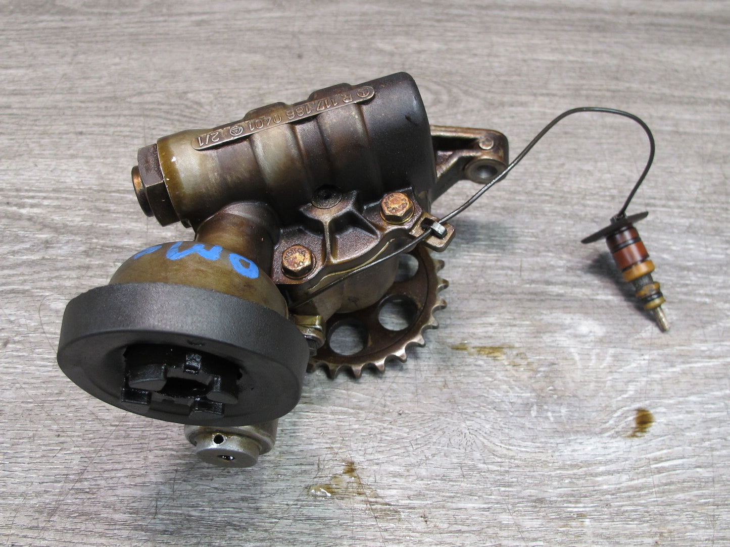84-91 Mercedes W126 C126 Engine Oil Pump Motor Assembly 1171860401 OEM