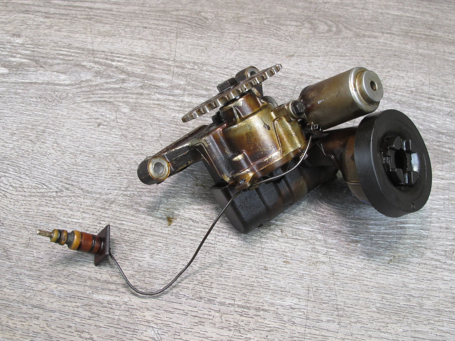 84-91 Mercedes W126 C126 Engine Oil Pump Motor Assembly 1171860401 OEM