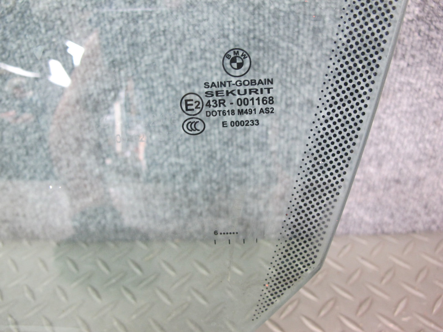2006-2010 BMW E64 6-SERIES Convertible Left Door Glass Window