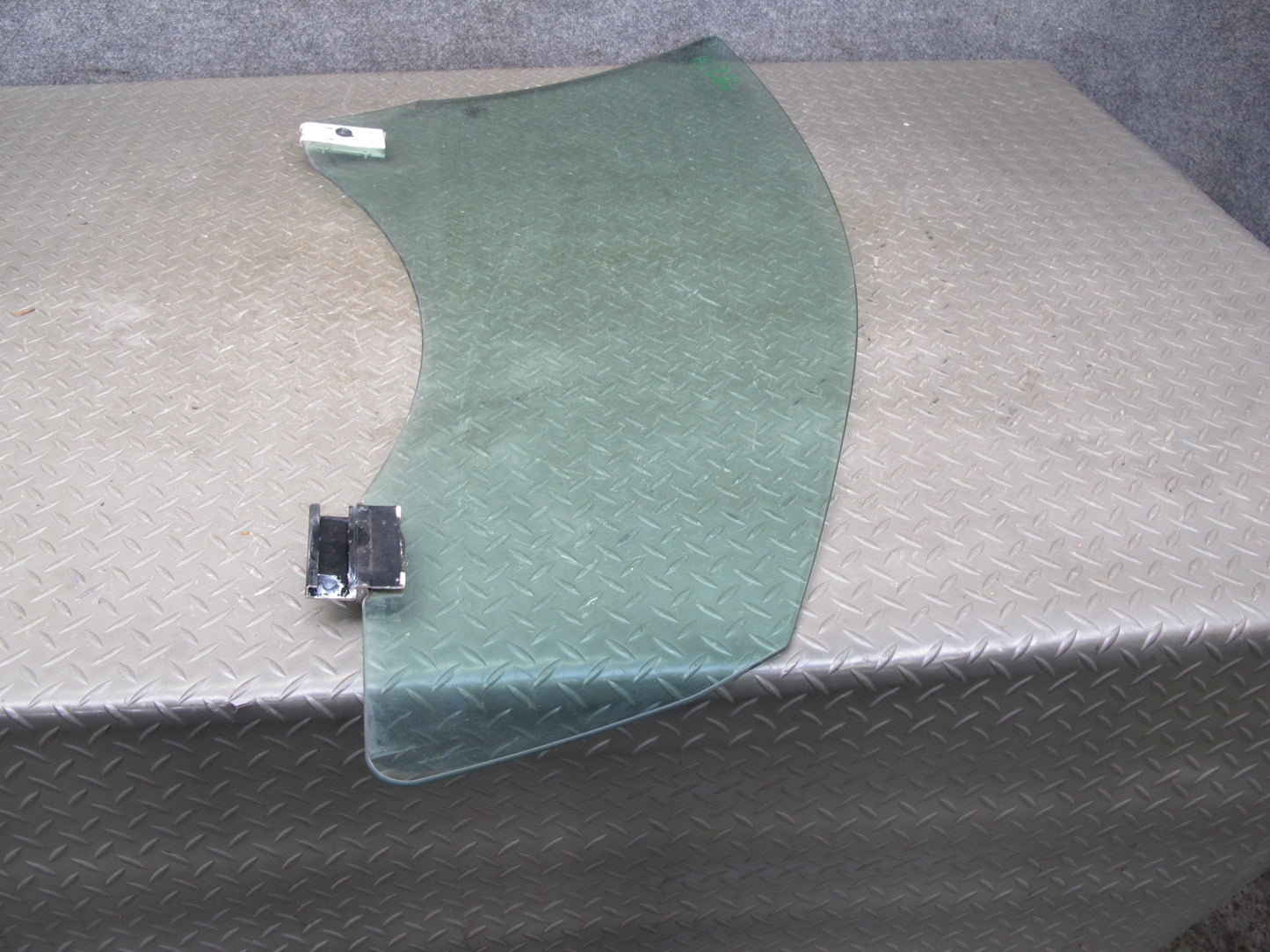 2006-2010 BMW E64 6-SERIES Convertible Left Door Glass Window