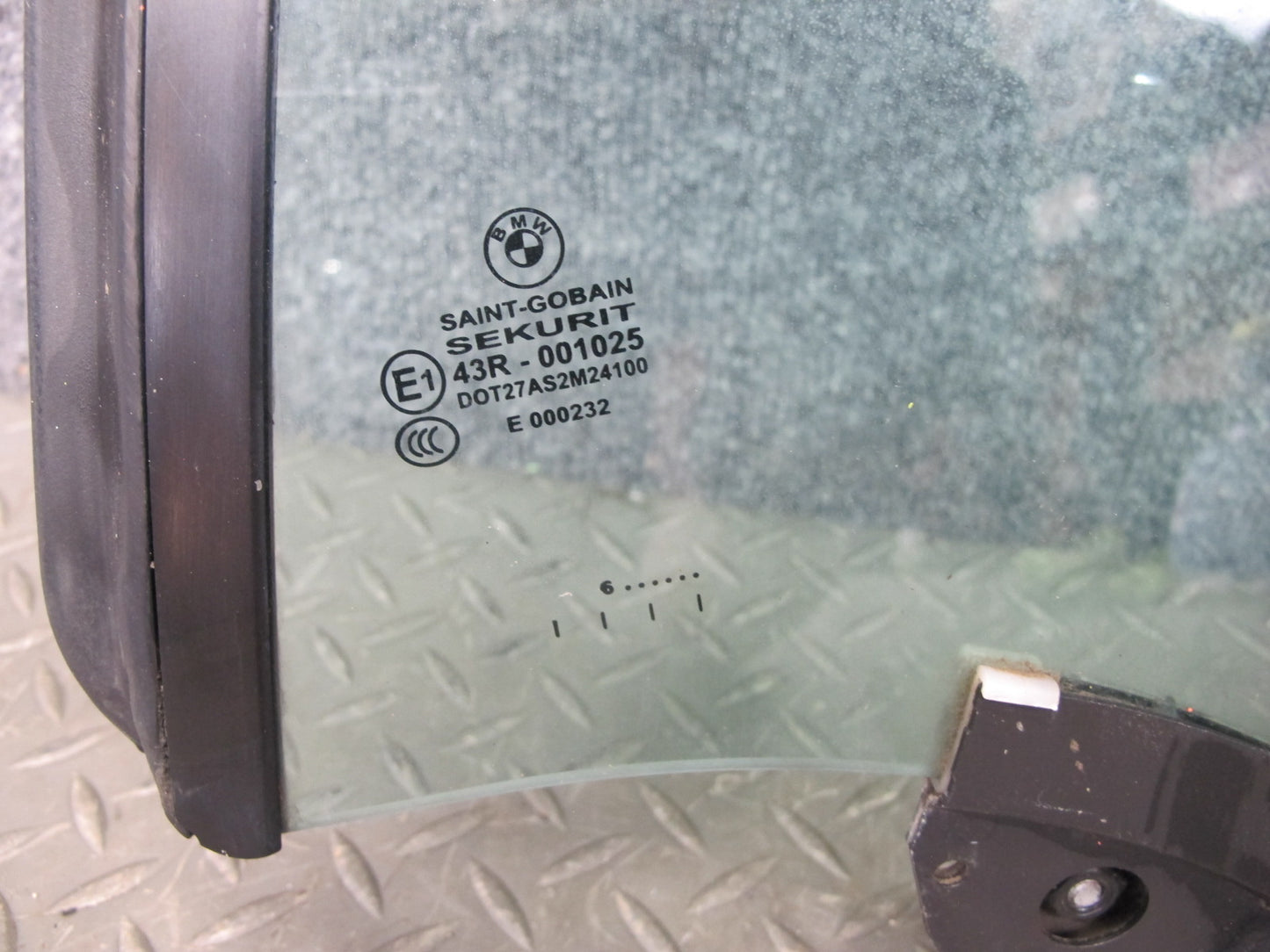 2006-2010 BMW E64 6-SERIES Convertible Rear Left Quarter Glass Window