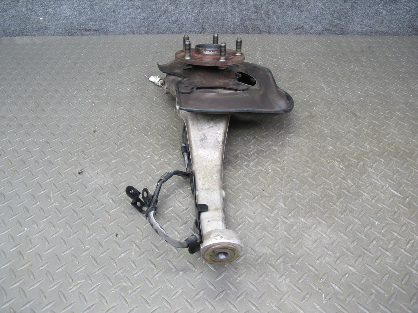 01-06 Lexus LS430 UCF30L RWD Front Left Spindle Knuckle Wheel Hub Bearing OEM