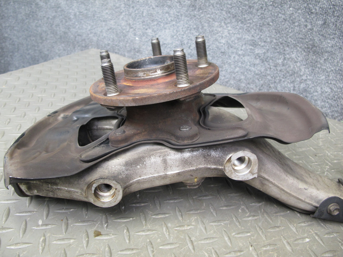 01-06 Lexus LS430 UCF30L RWD Front Left Spindle Knuckle Wheel Hub Bearing OEM