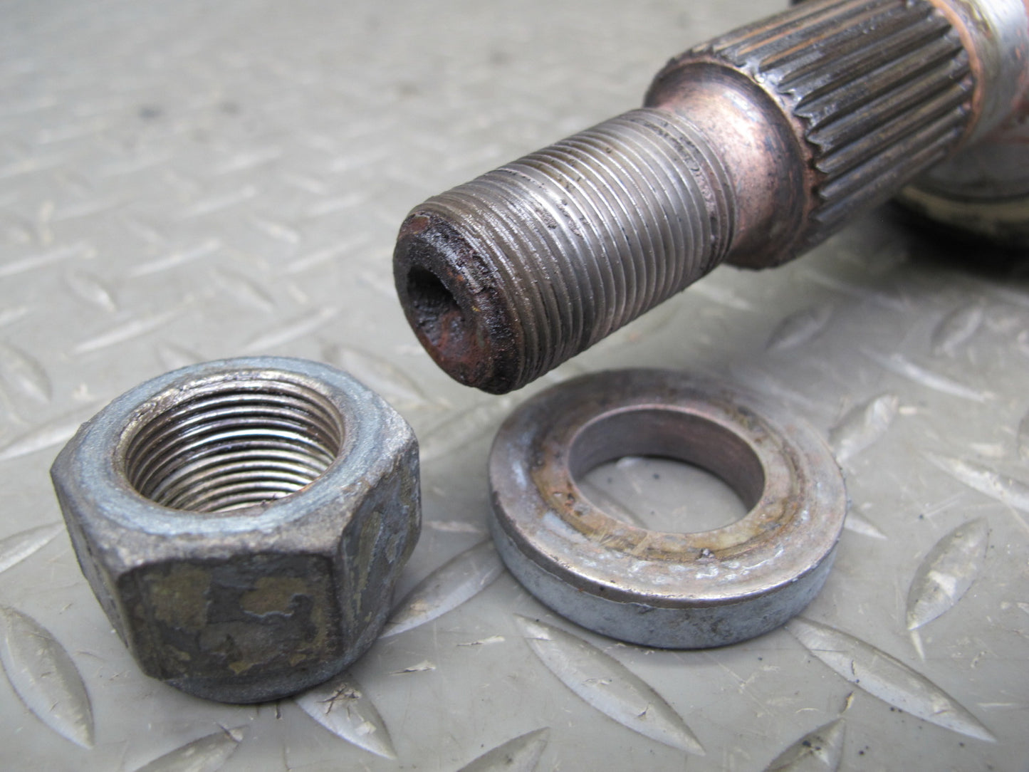 1983-1984 Porsche 928 S A/T Rear Left or Right Side Suspension Axle Shaft