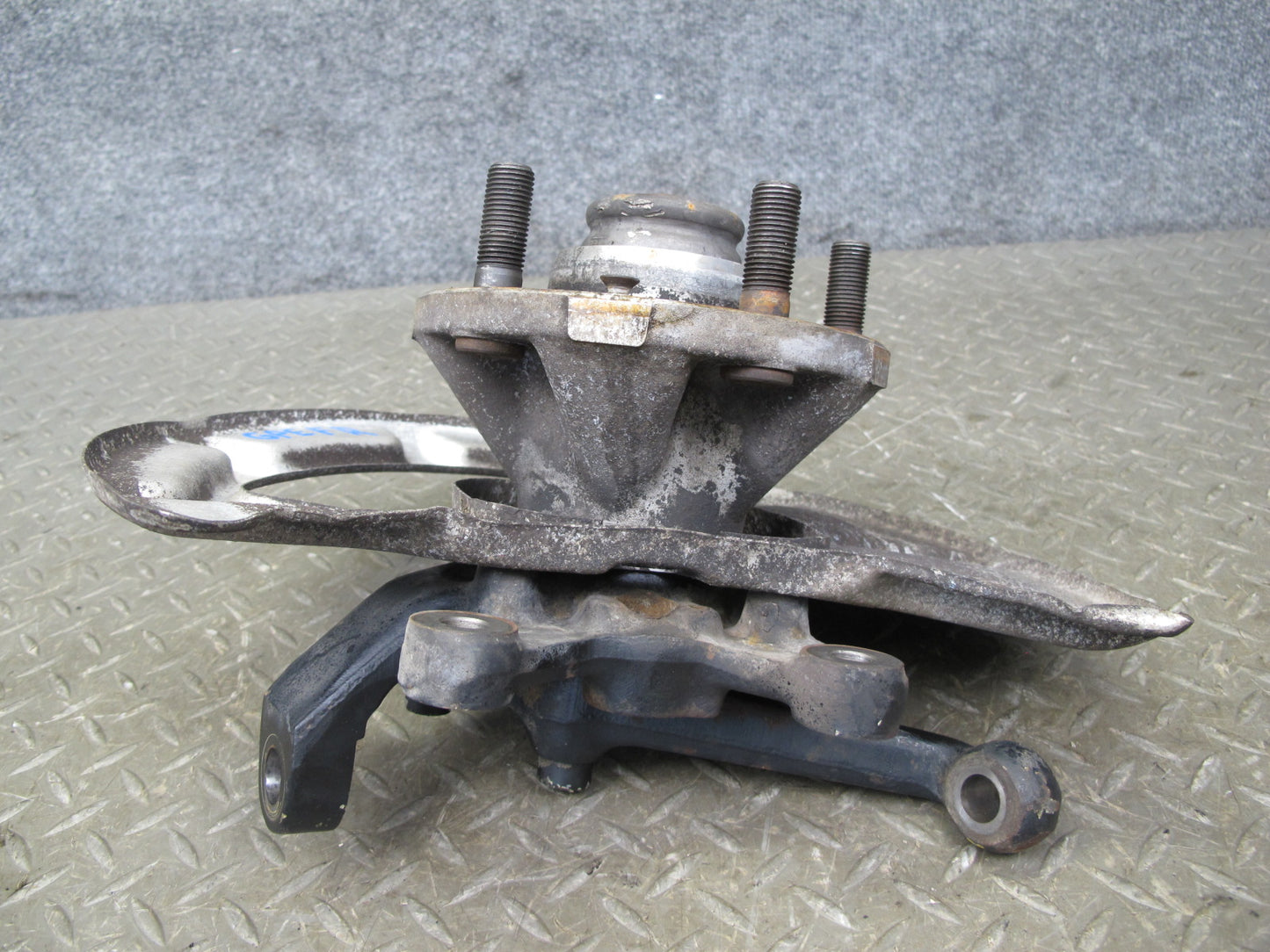 1983-1985 Porsche 928 S Front Right Pass Side Spindle Knuckle Wheel Hub Bearing