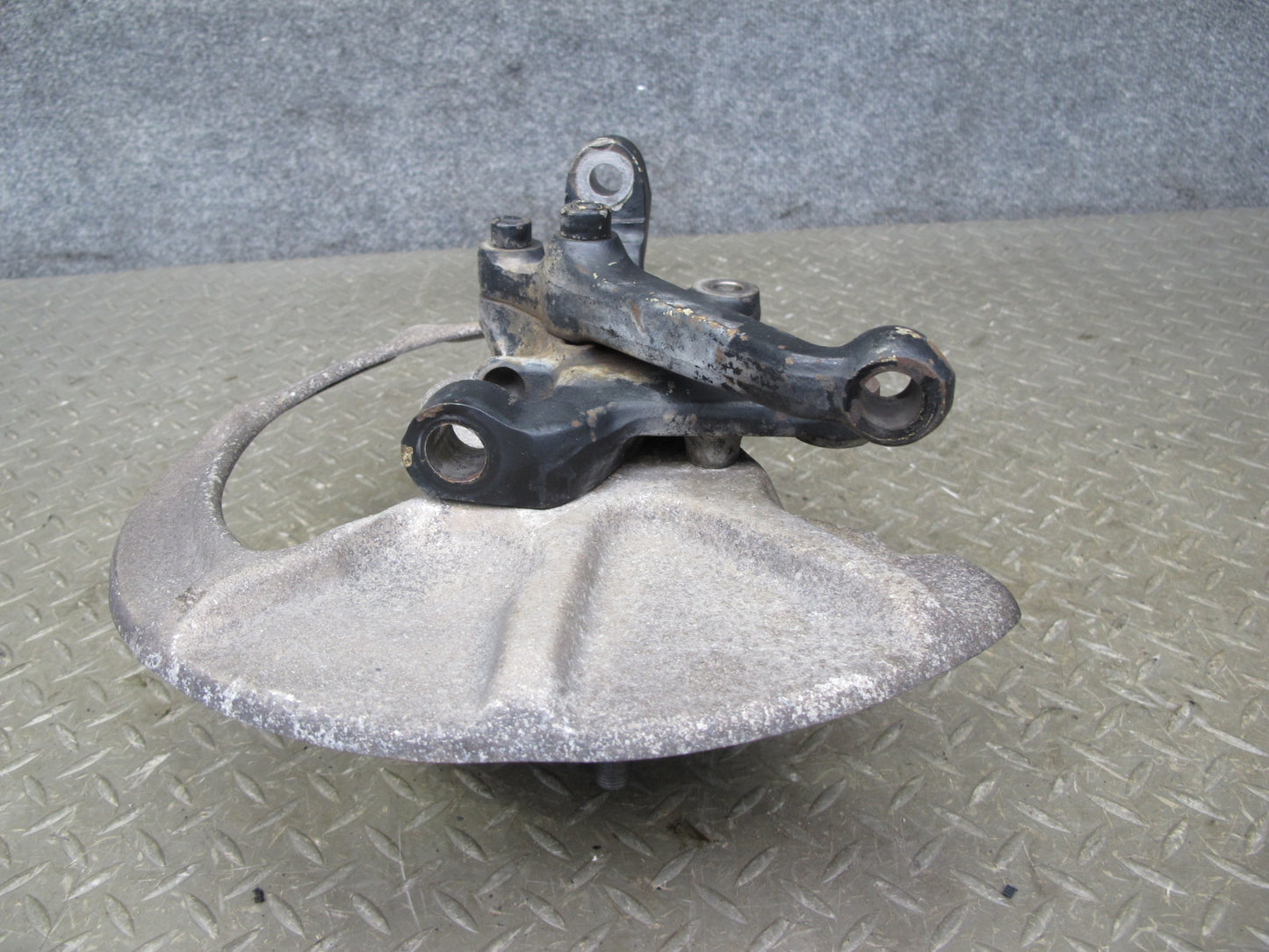 1983-1985 Porsche 928 S Front Right Pass Side Spindle Knuckle Wheel Hub Bearing