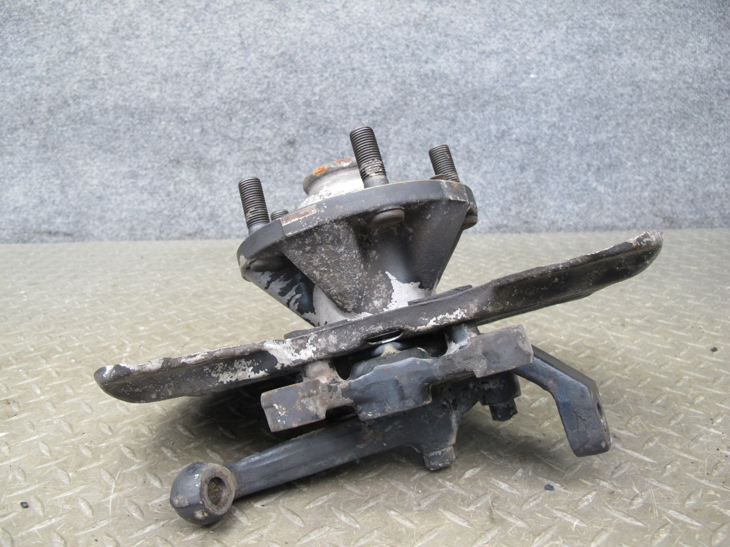 1983-1985 Porsche 928 S Front Left Driver Side Spindle Knuckle Wheel Hub Bearing